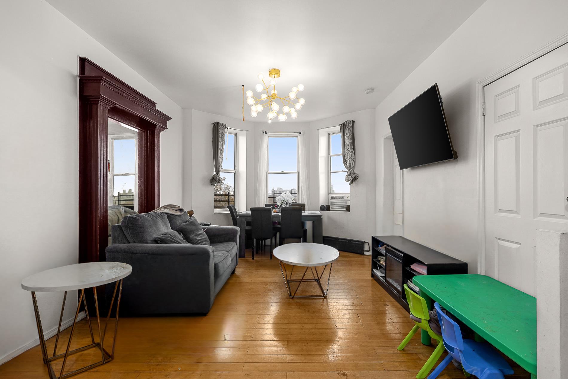 #1 photo, 133 Sunnyside Avenue, ブルックリン区 Cypress Hills , NY 11207