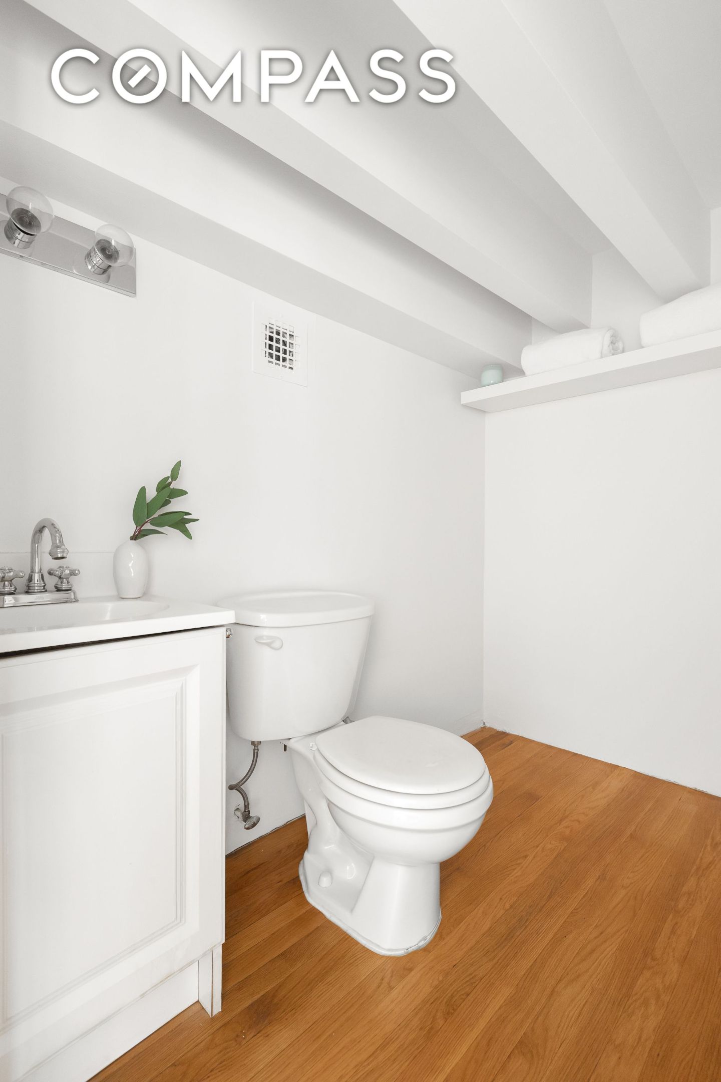 #11 photo, 250 Mercer Street, Greenwich Village , NY 10012