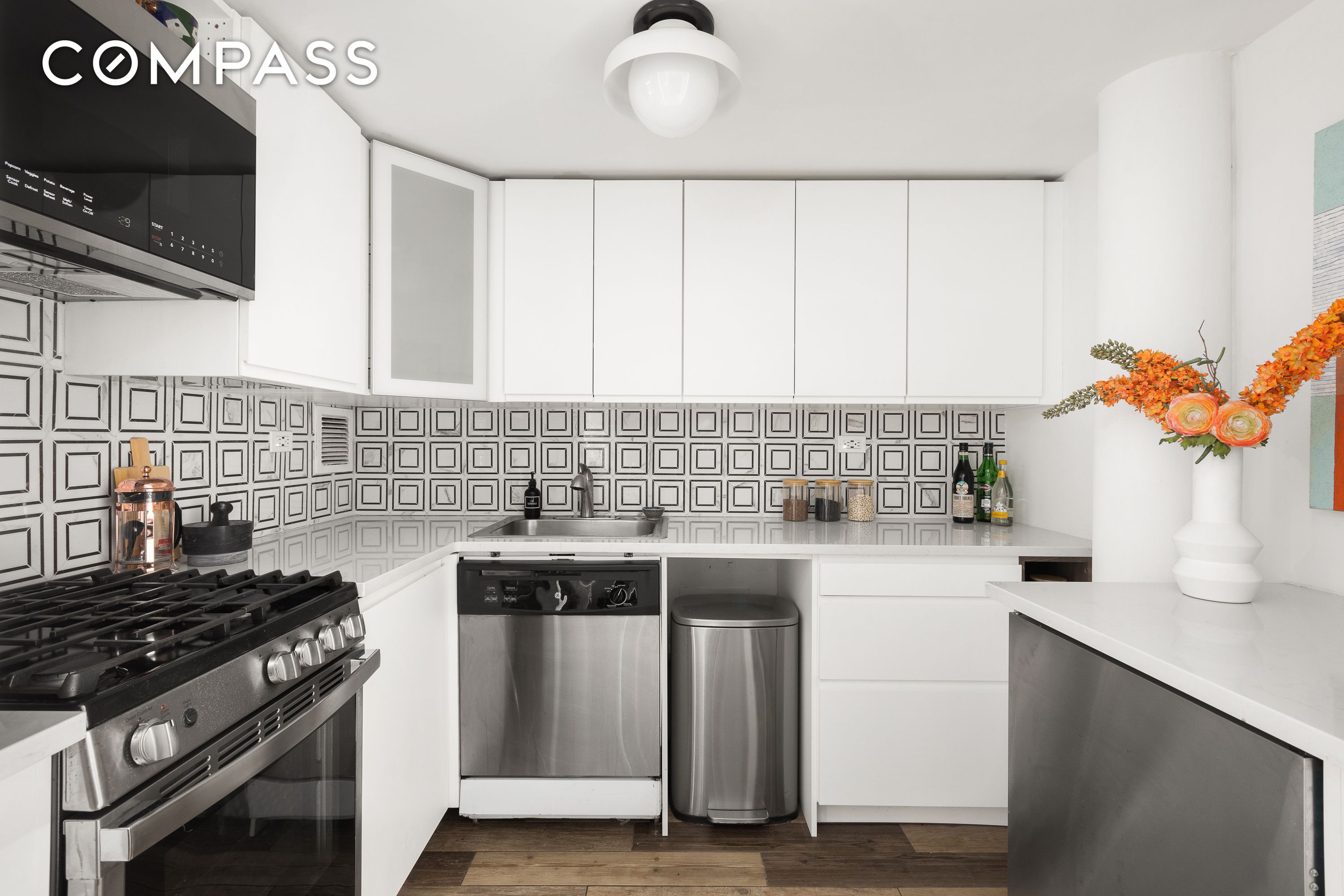 #6 photo, 250 Mercer Street, Greenwich Village , NY 10012