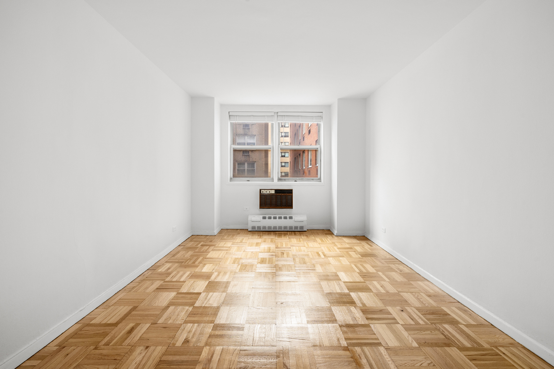 #5 photo, 215 E 80th Street, Yorkville , NY 10075