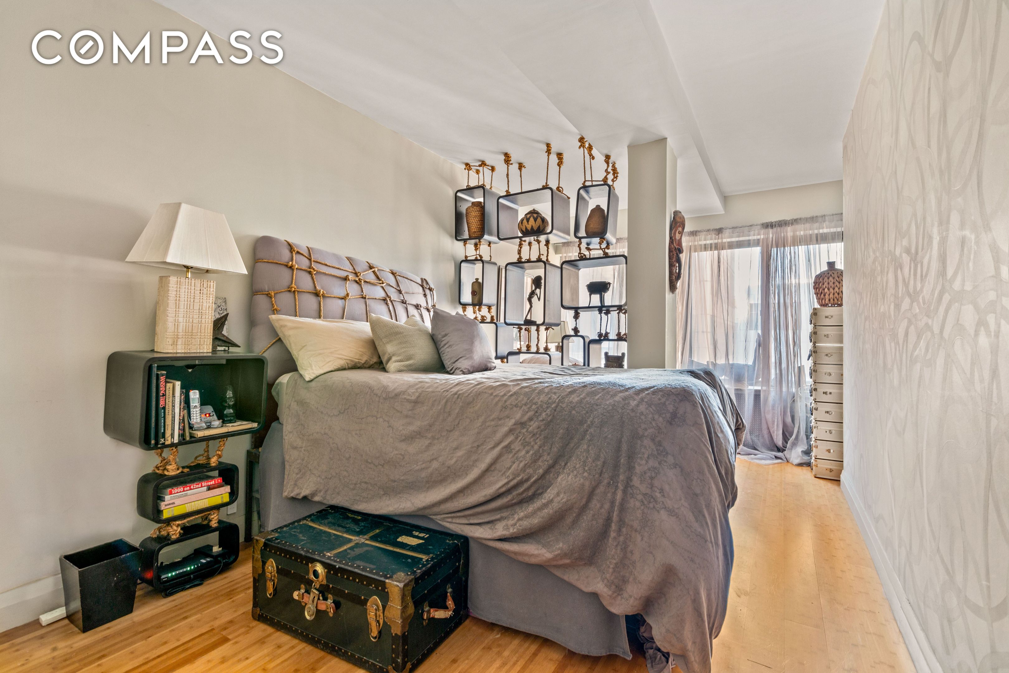 #13 photo, 529 W 42nd Street, マンハッタン Hell's Kitchen , NY 10036