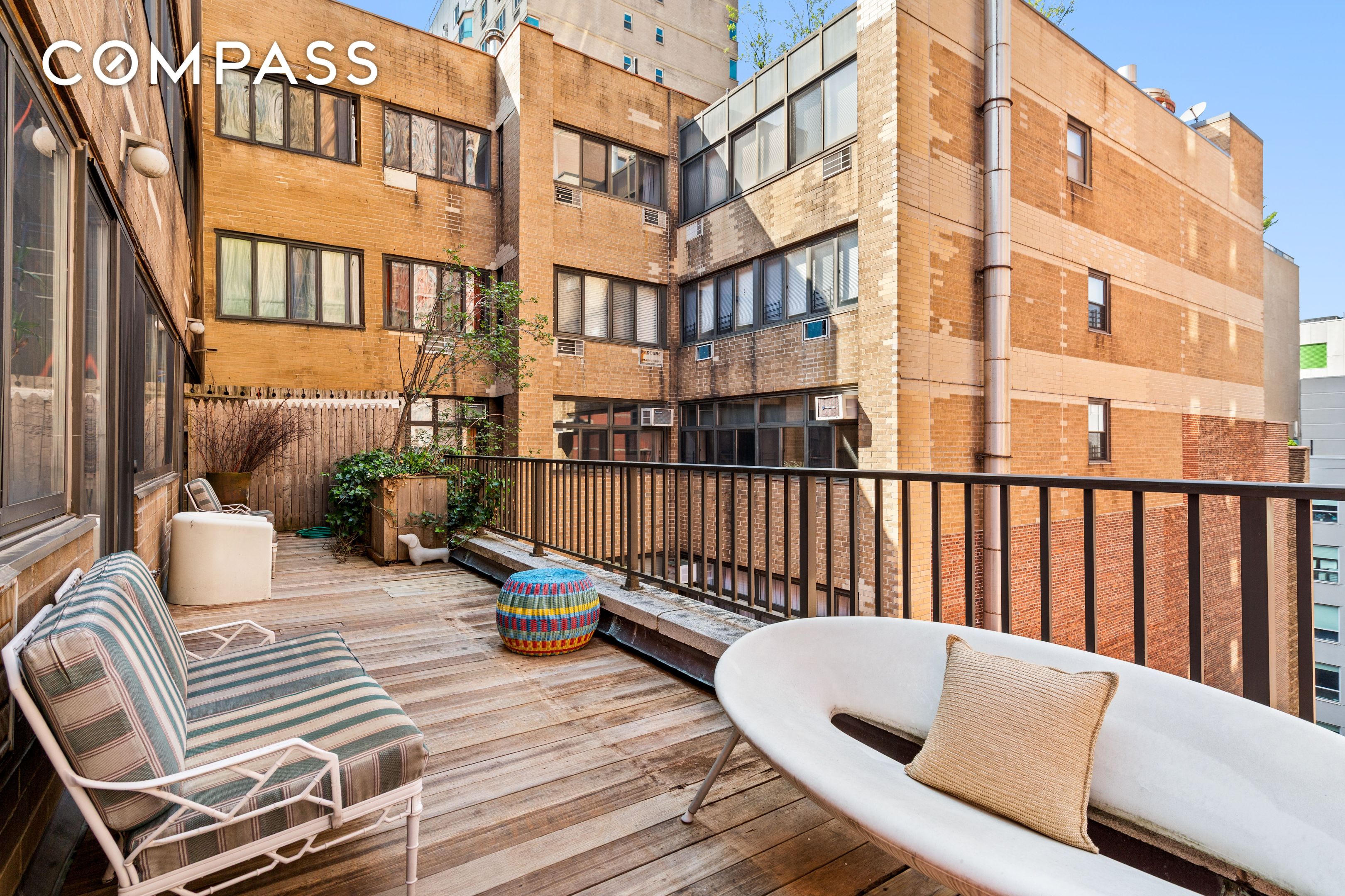 #7 photo, 529 W 42nd Street, マンハッタン Hell's Kitchen , NY 10036