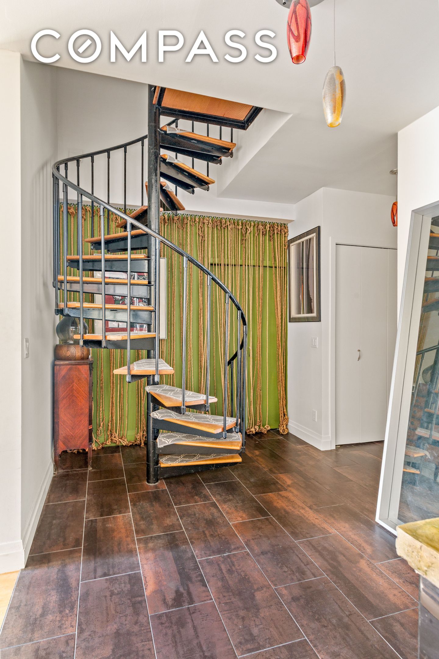 #8 photo, 529 W 42nd Street, マンハッタン Hell's Kitchen , NY 10036