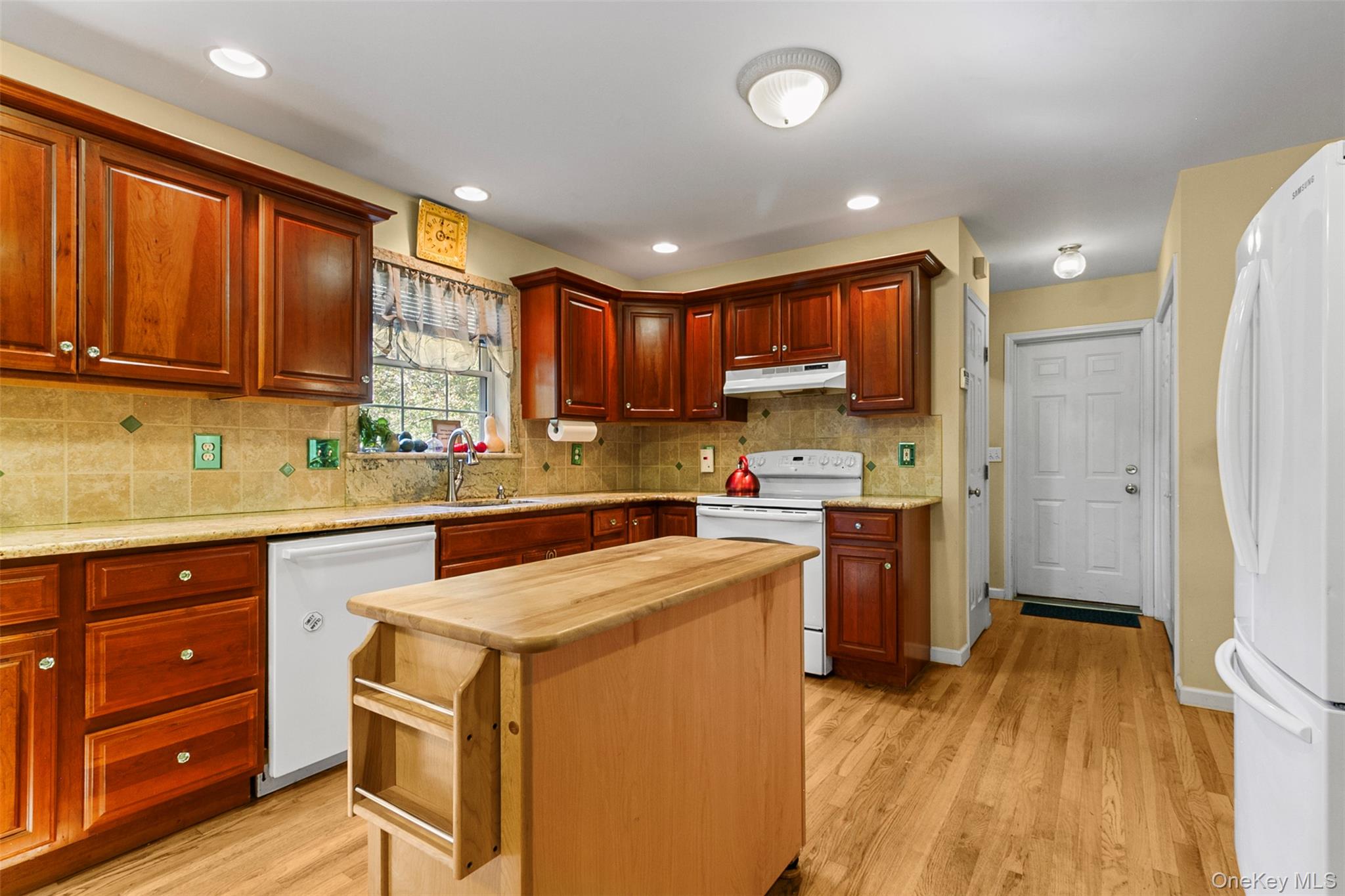 #10 photo, 22 Hamilton Drive, Hopewell Junction , NY 12533