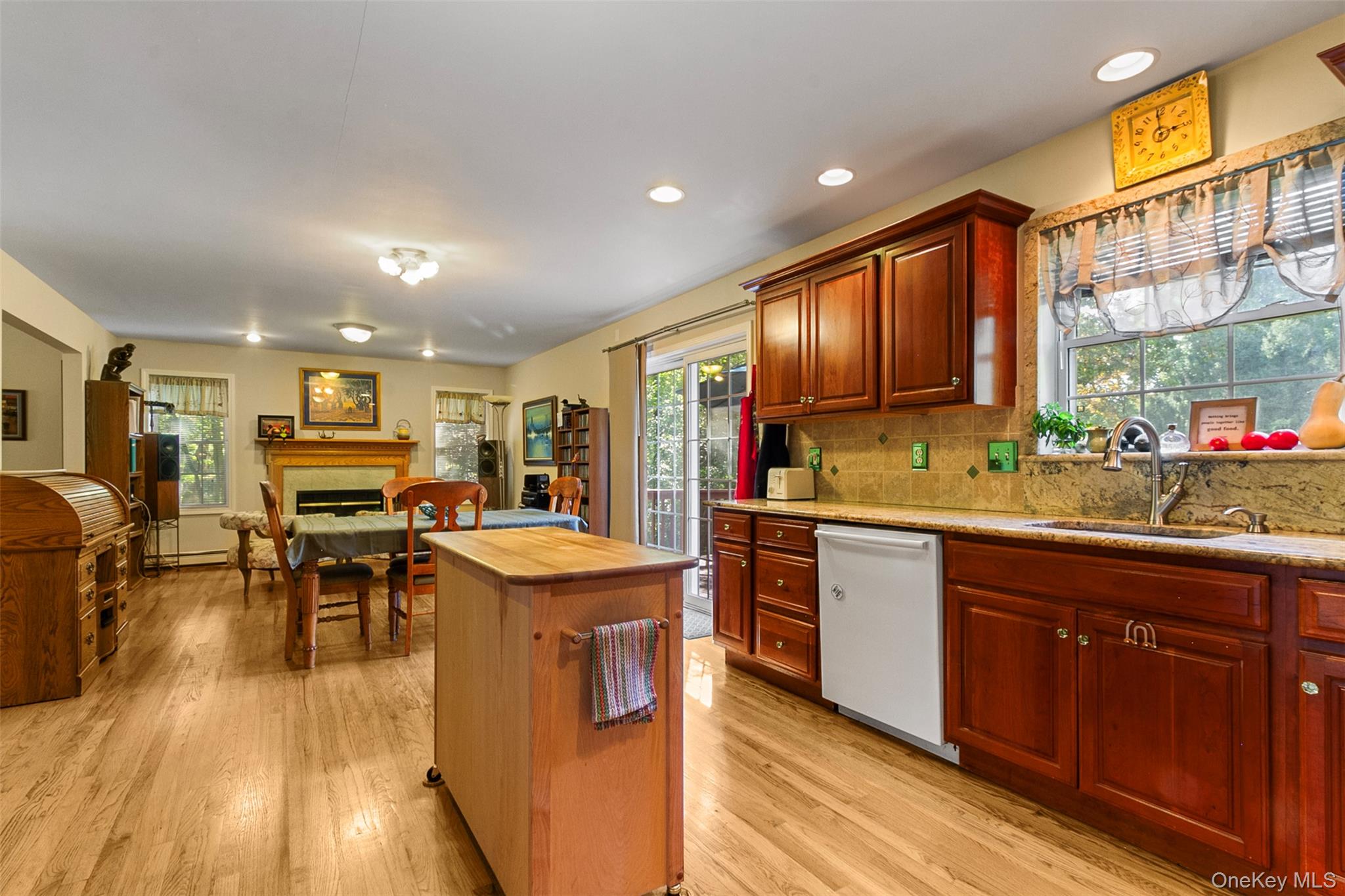 #7 photo, 22 Hamilton Drive, Hopewell Junction , NY 12533