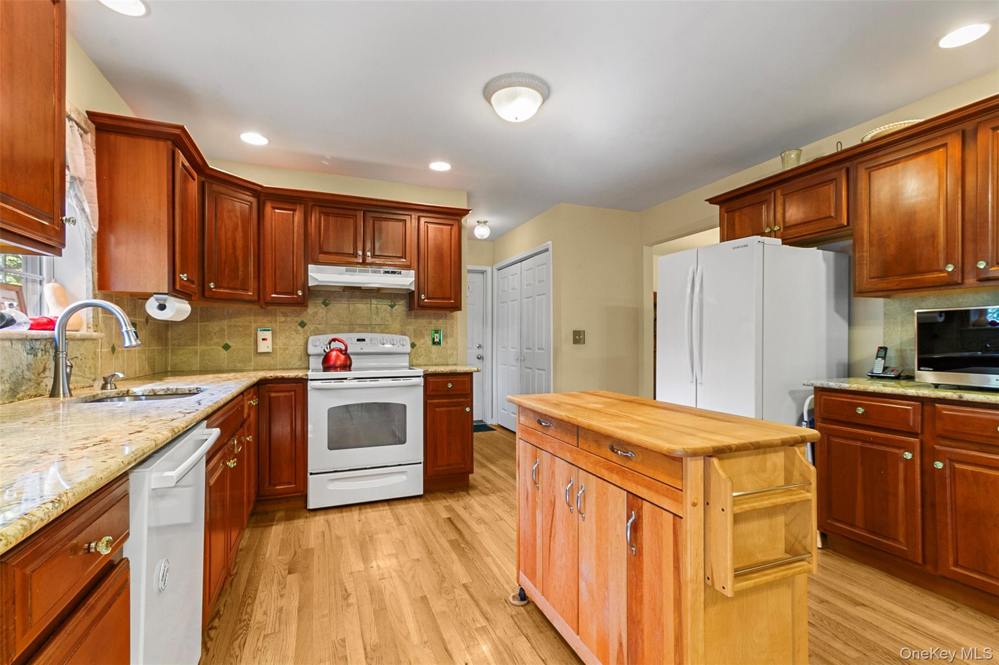 #9 photo, 22 Hamilton Drive, Hopewell Junction , NY 12533