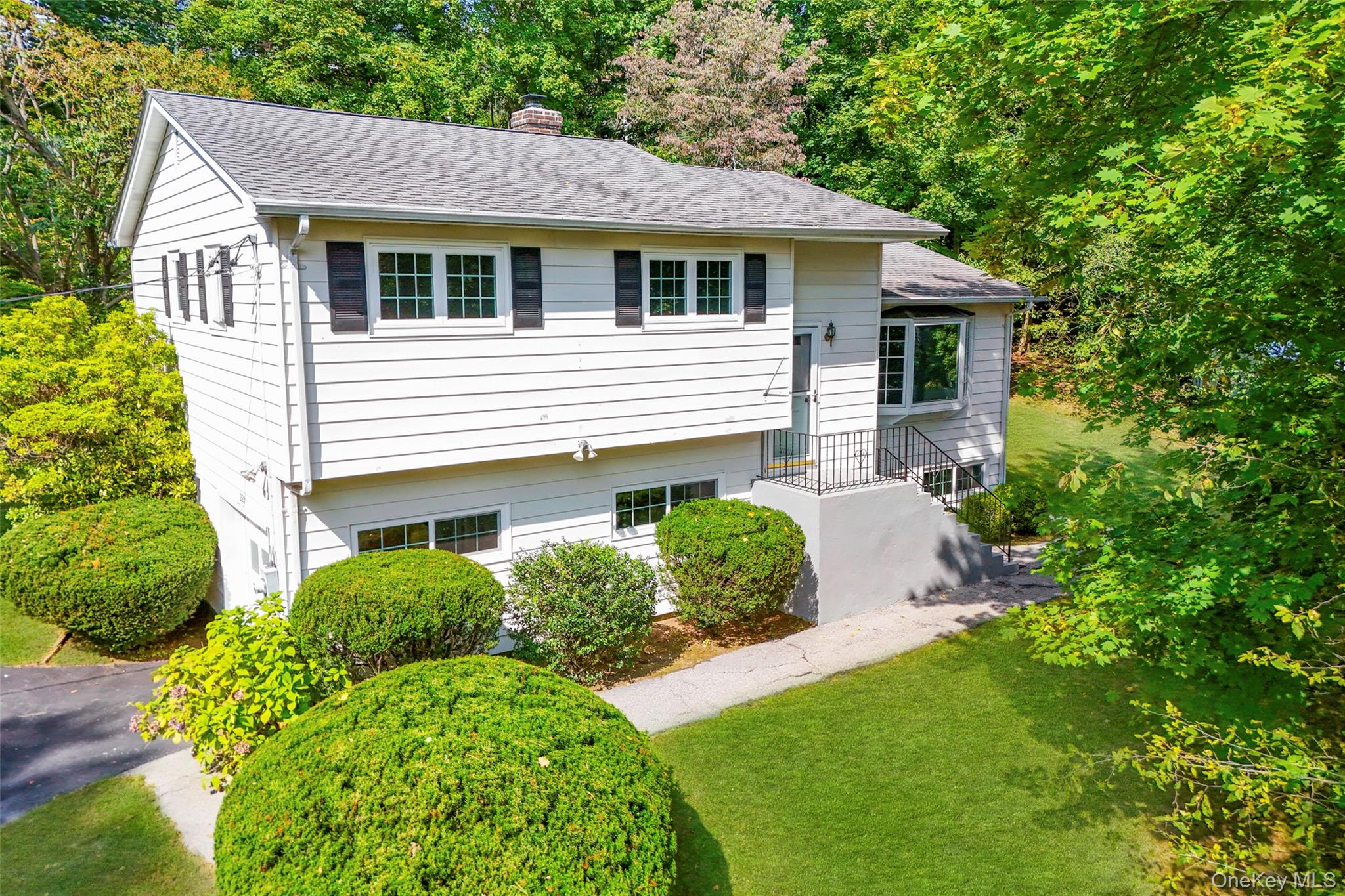 #1 photo, 220 Pinebrook Boulevard, New Rochelle , NY 10804