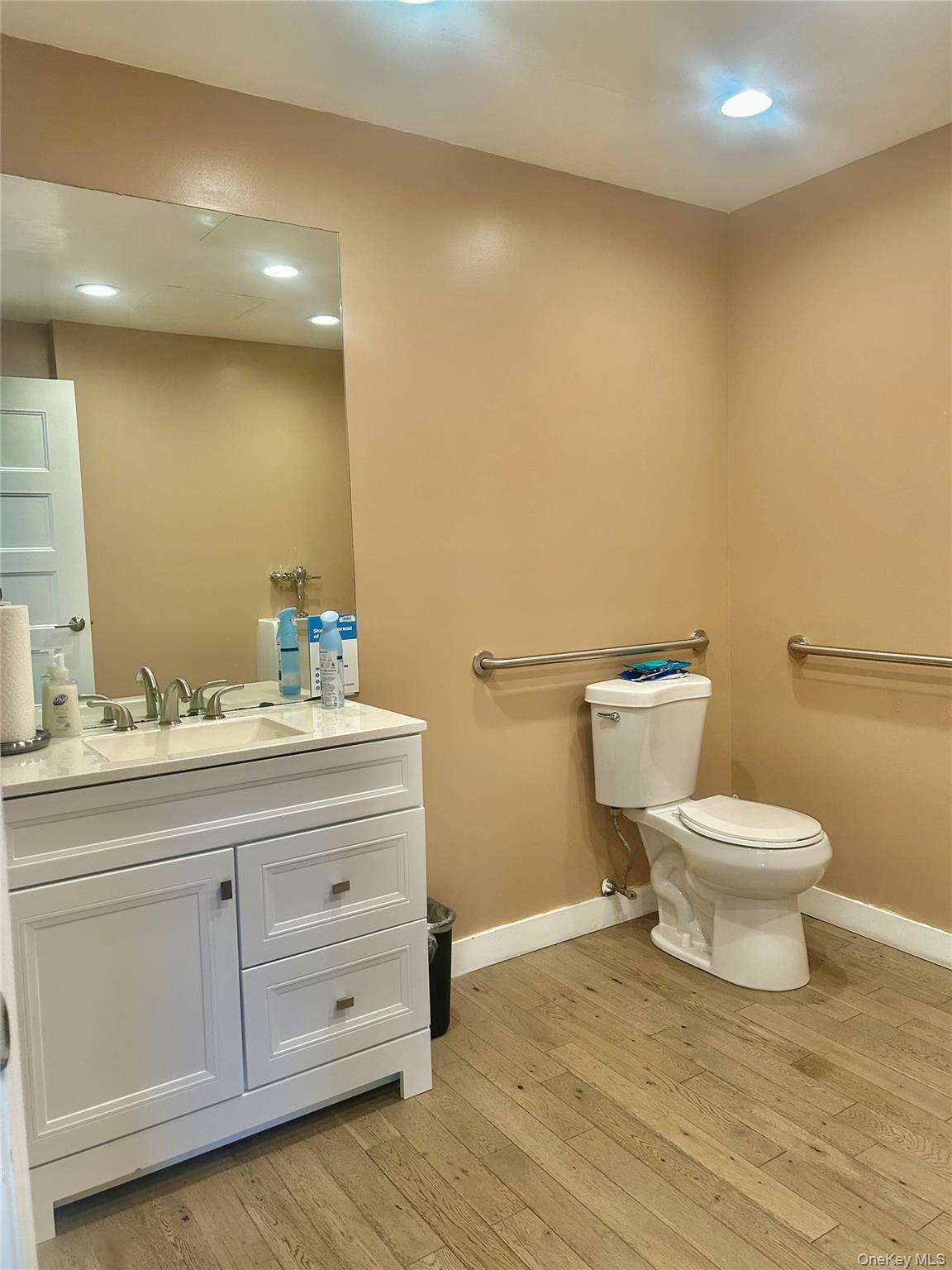 #18 photo, 312-316 City Island Avenue, ブロンクス区 Bronx , NY 10464