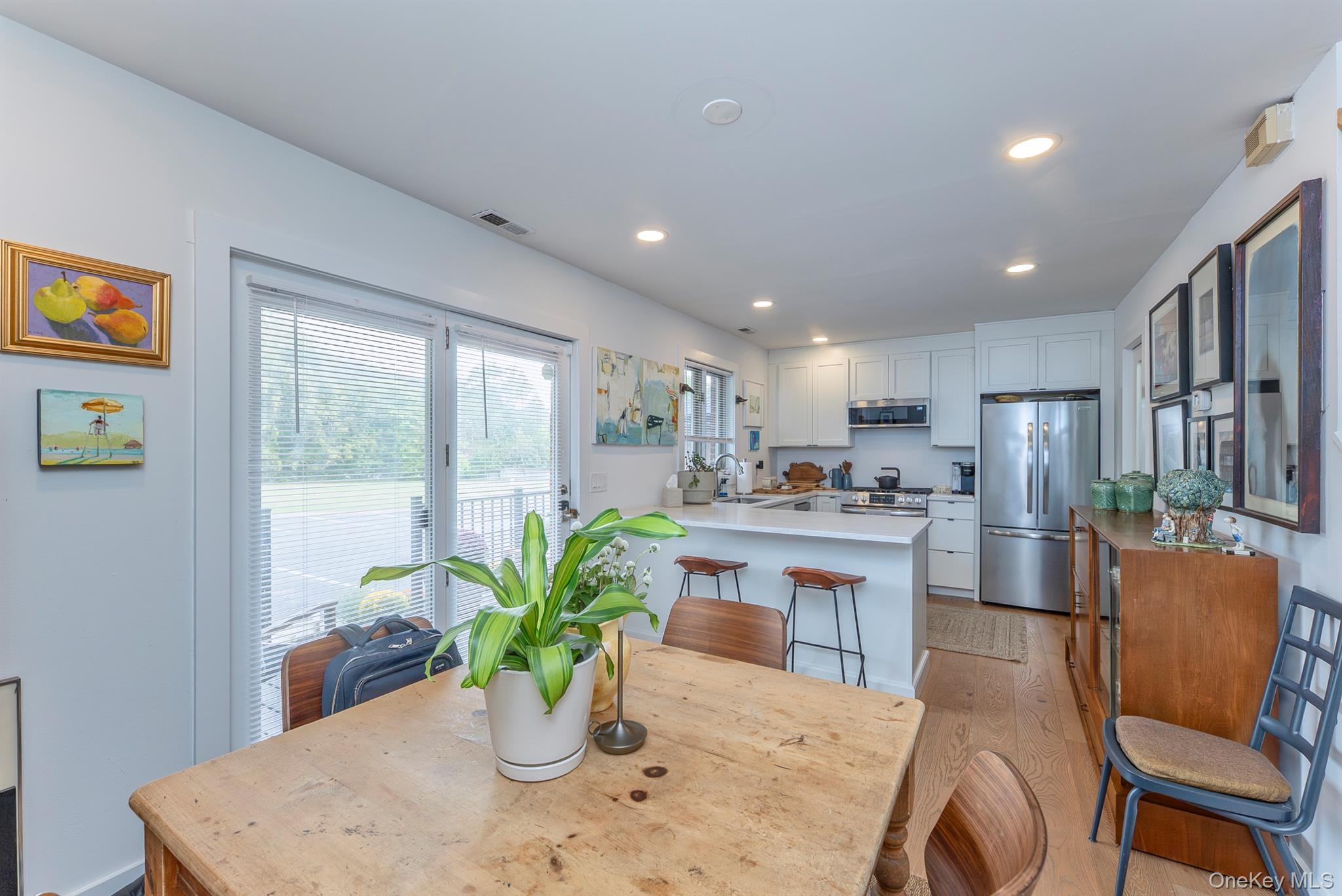 #7 photo, 64 Broadway, Kingston , NY 12401