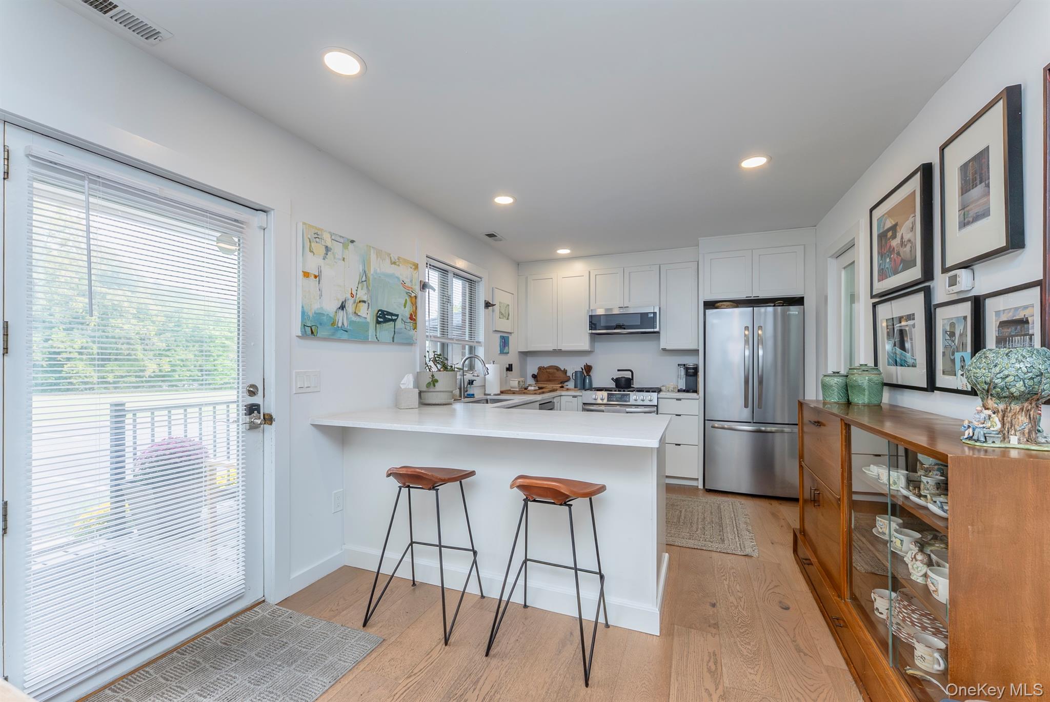 #8 photo, 64 Broadway, Kingston , NY 12401