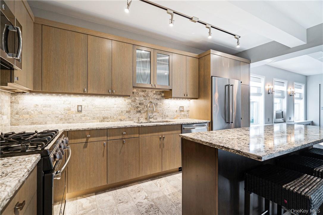 #6 photo, 6 Palmer Avenue, Scarsdale , NY 10583