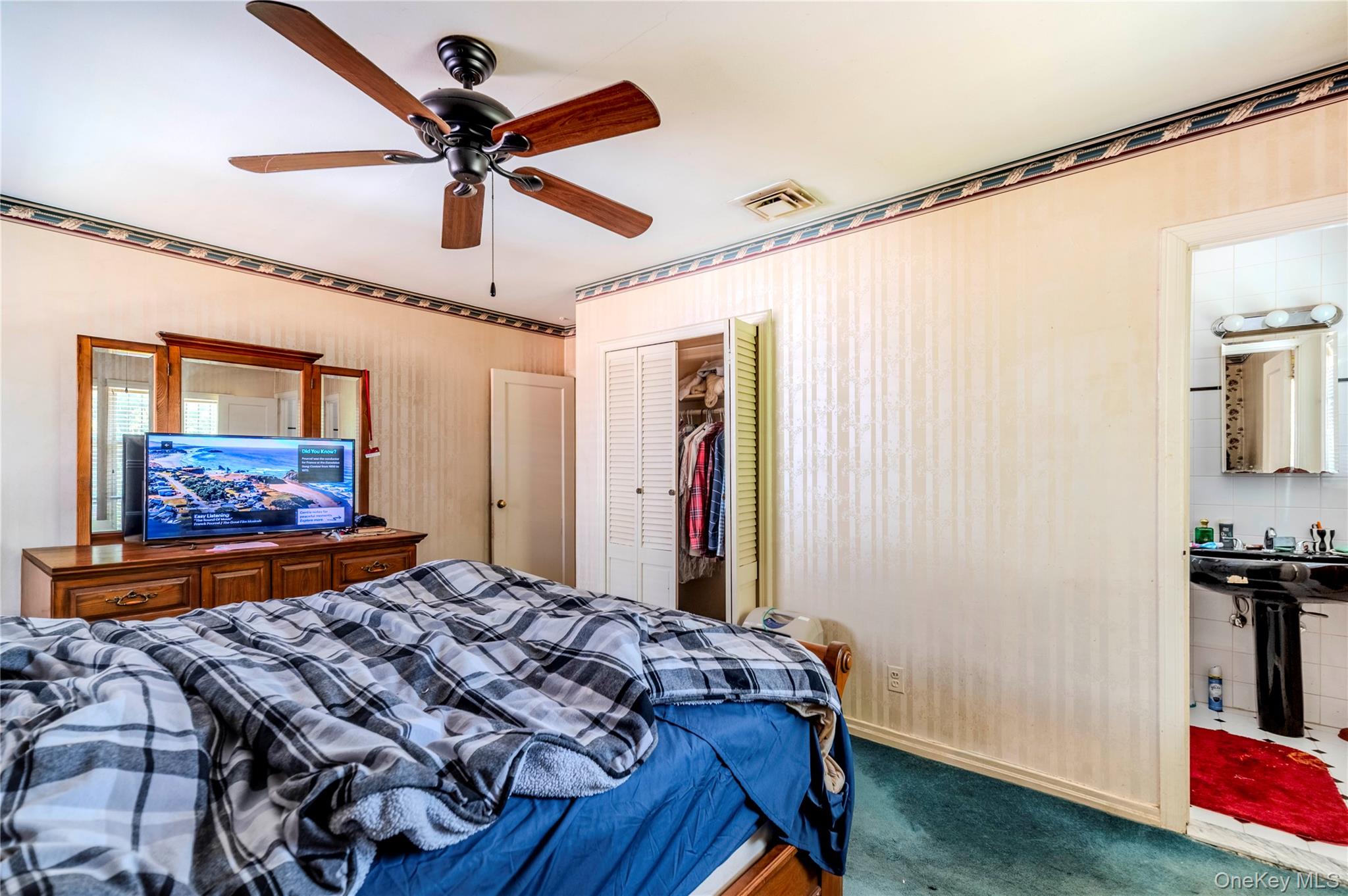 #17 photo, 56-48 E. Hampton Boulevard, Oakland Gardens , NY 11364