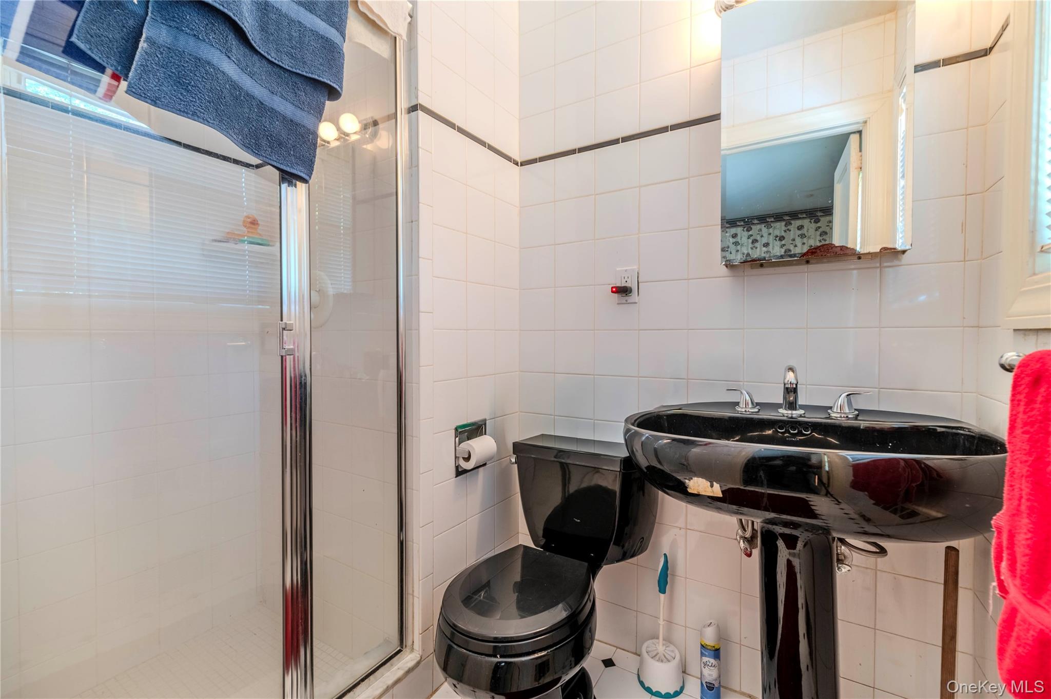 #19 photo, 56-48 E. Hampton Boulevard, Oakland Gardens , NY 11364