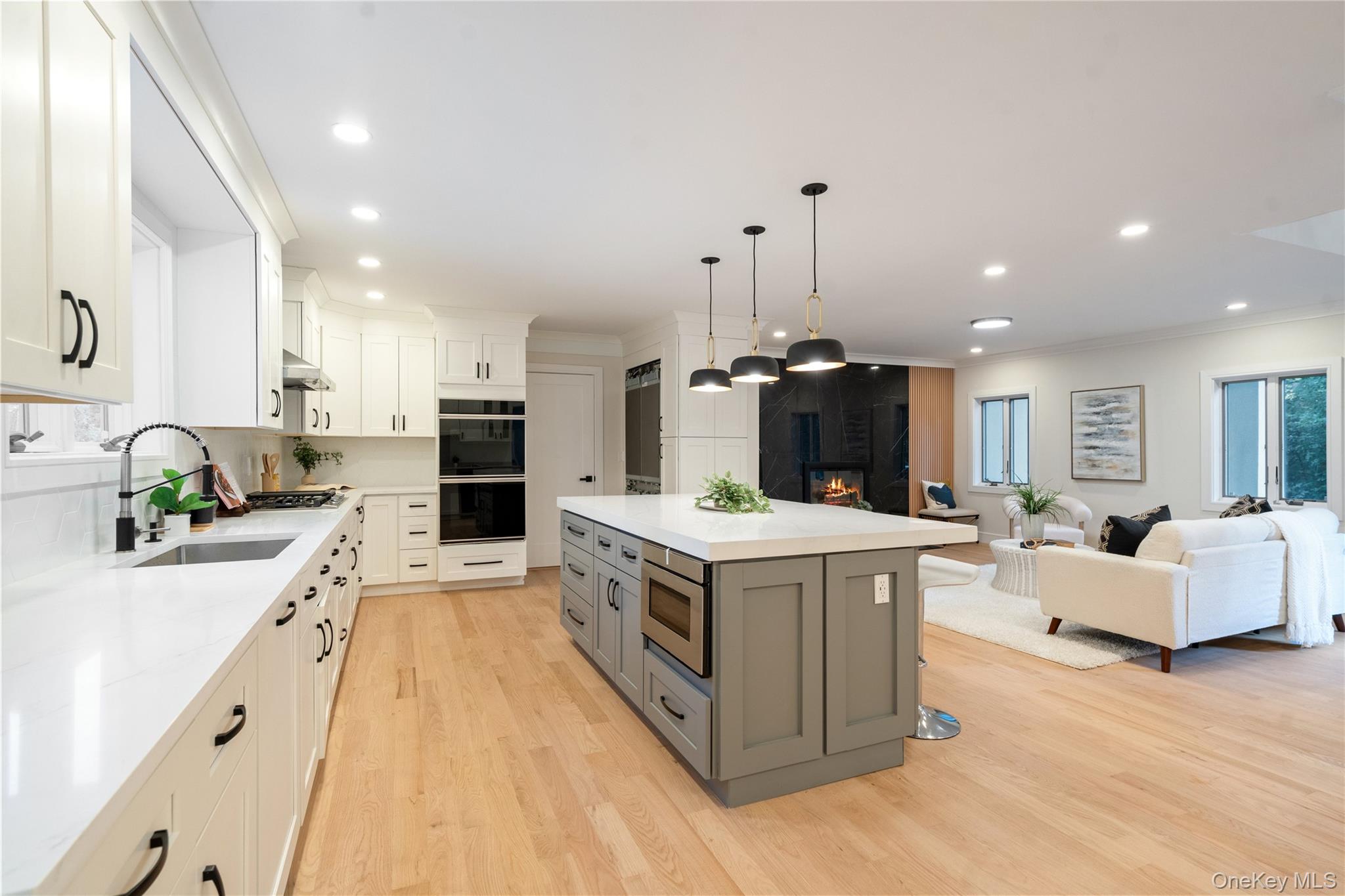 #15 photo, 369 Vanderbilt Parkway, Dix Hills , NY 11746