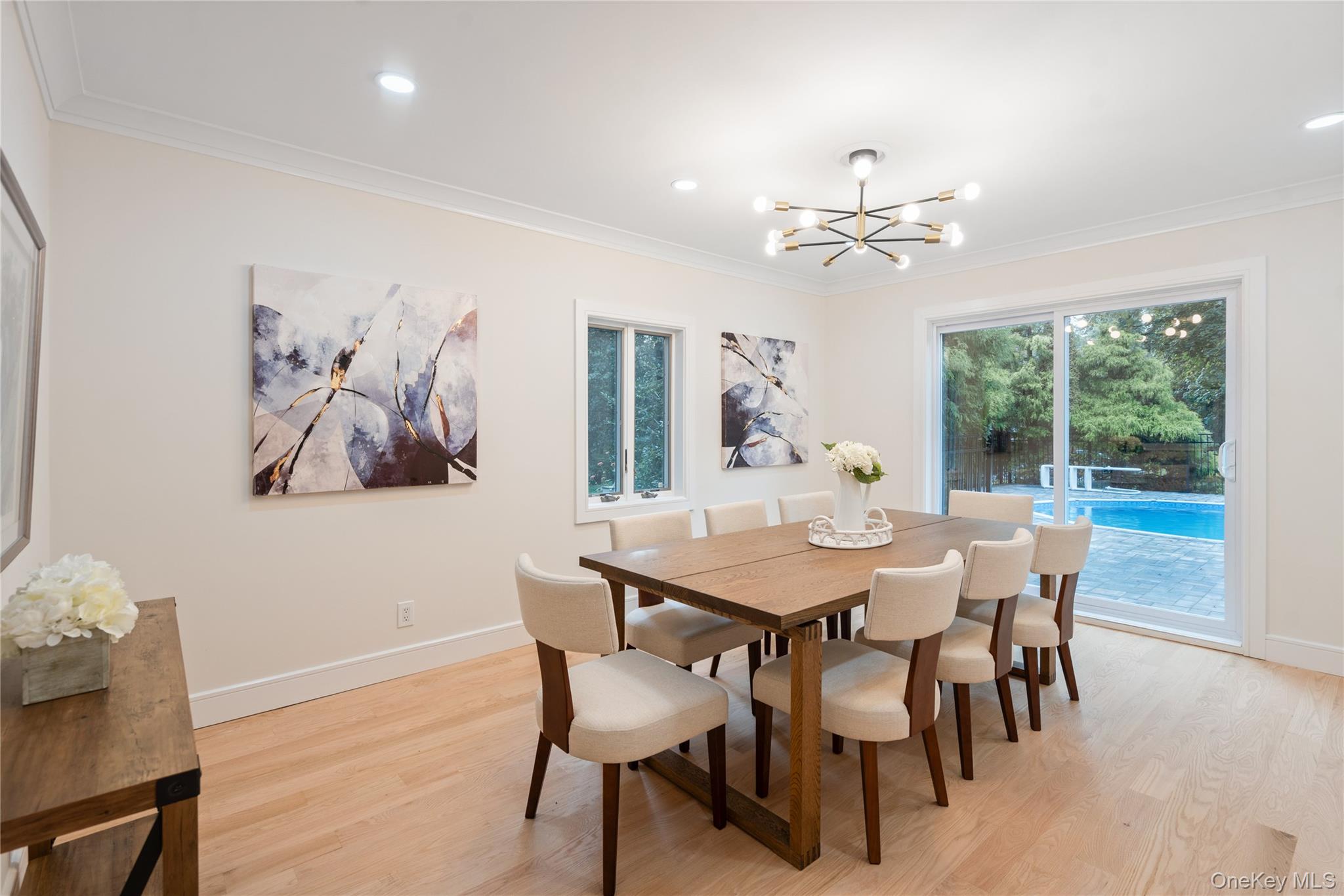 #17 photo, 369 Vanderbilt Parkway, Dix Hills , NY 11746