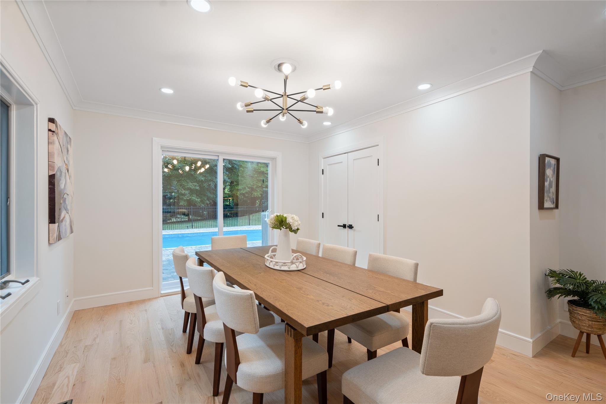 #18 photo, 369 Vanderbilt Parkway, Dix Hills , NY 11746