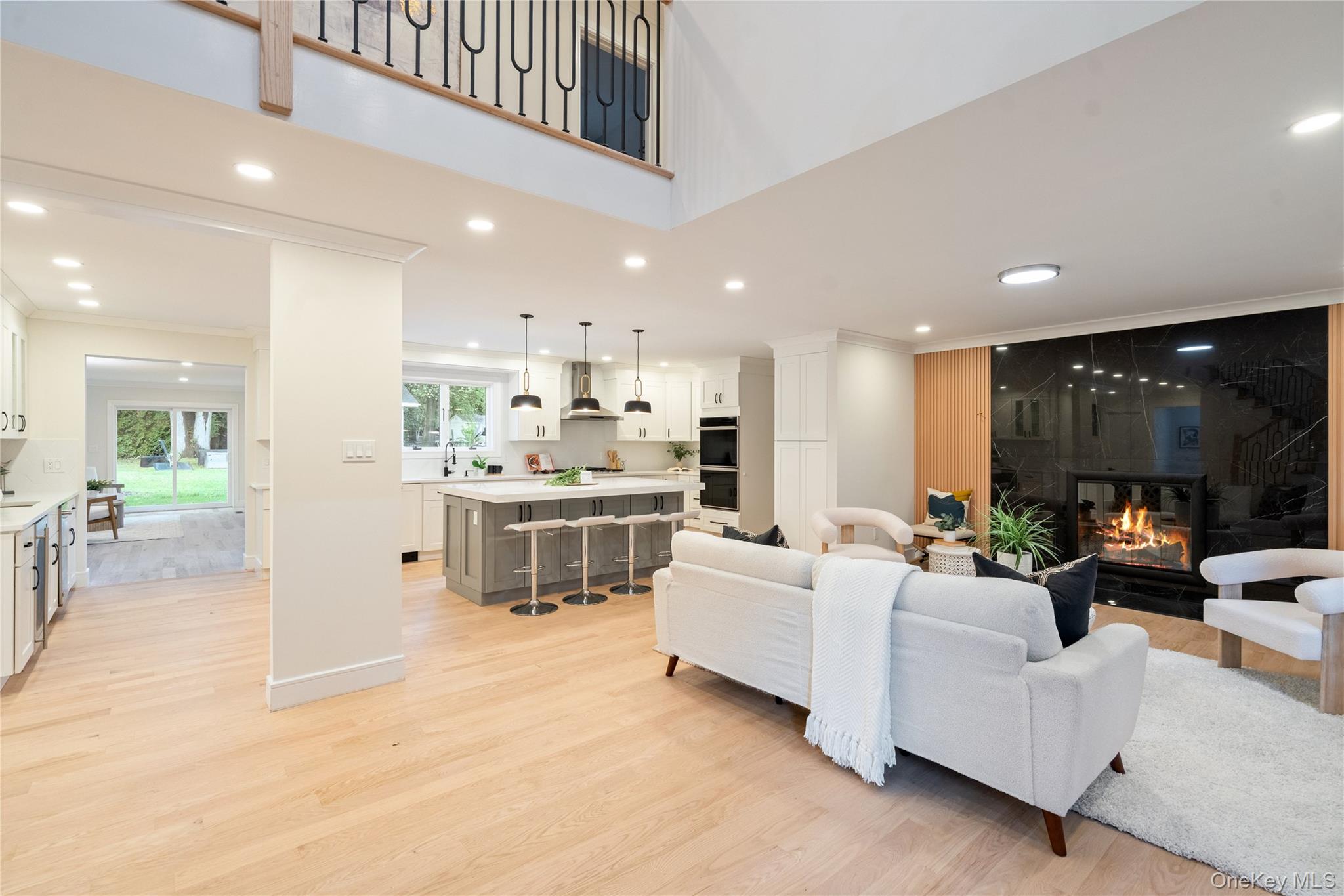 #19 photo, 369 Vanderbilt Parkway, Dix Hills , NY 11746