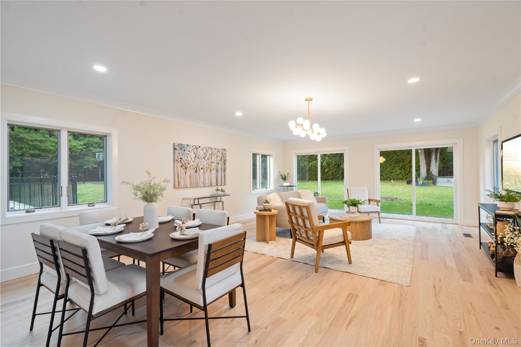 #20 photo, 369 Vanderbilt Parkway, Dix Hills , NY 11746