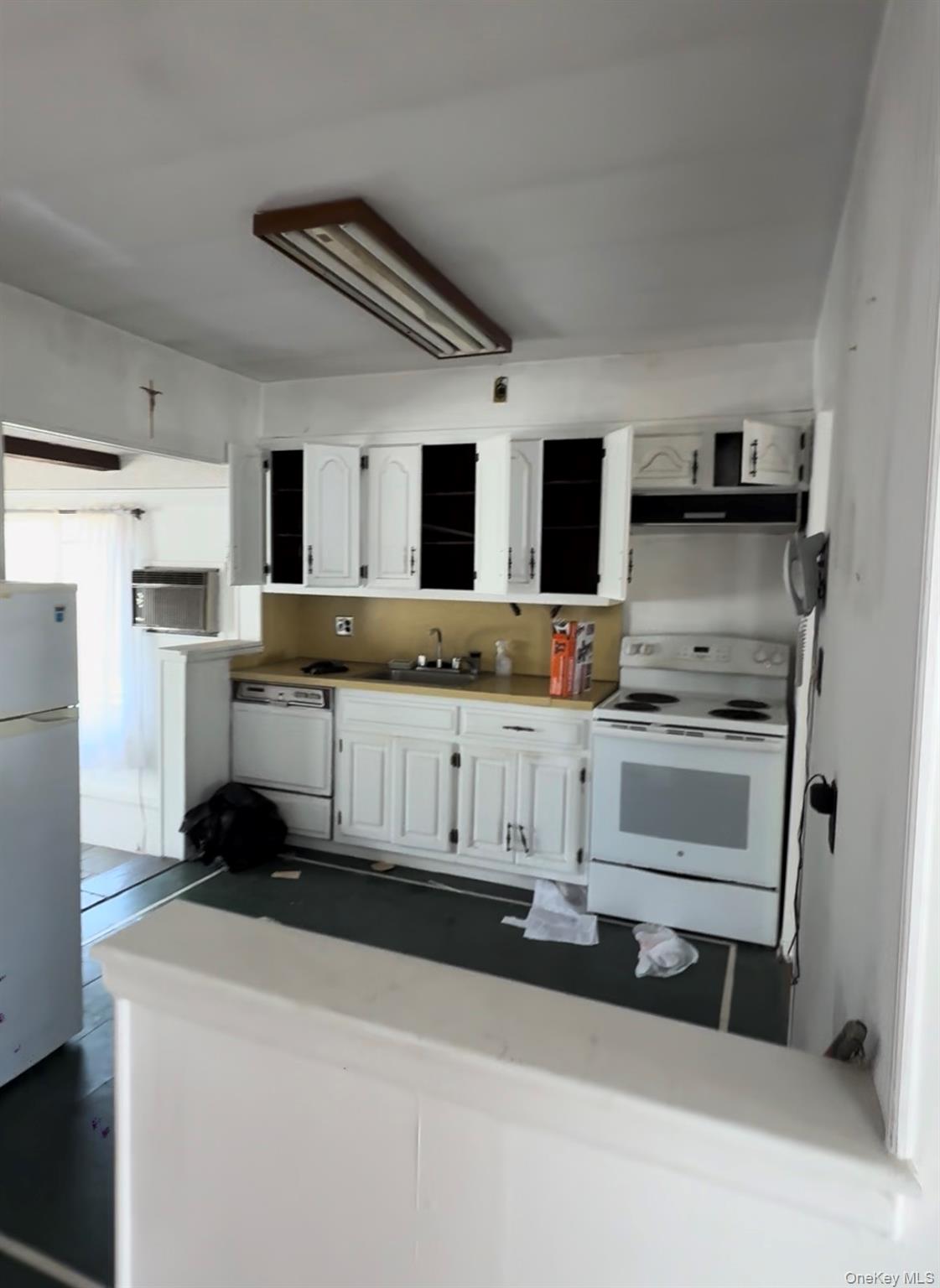 #4 photo, 23 Park Circle, नासाउ काउंटी Mineola , NY 11501