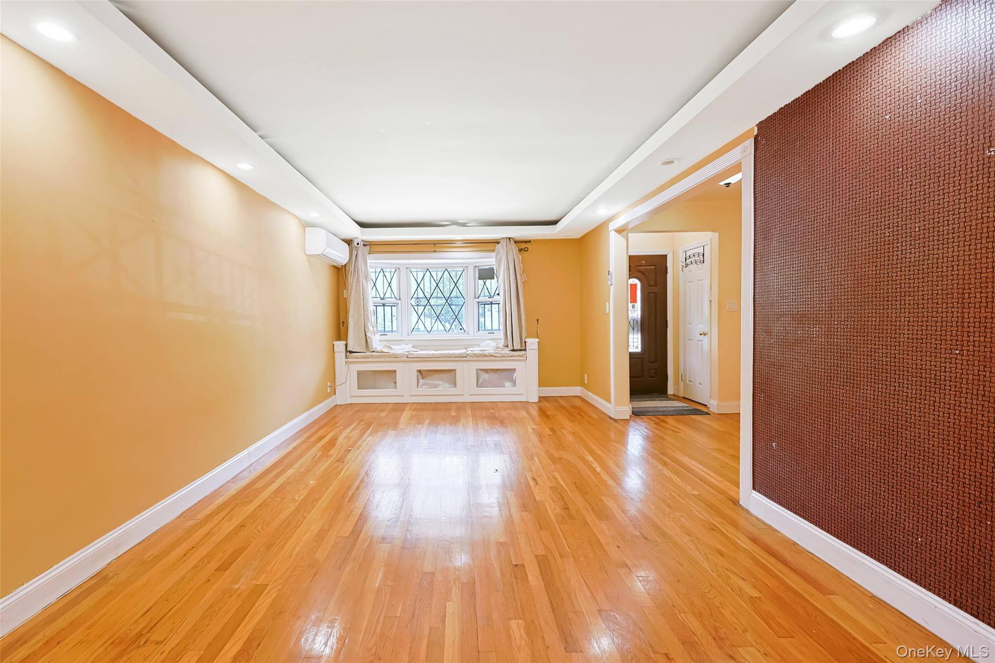 #10 photo, 14456 Melbourne Avenue, Kew Garden Hills , NY 11367