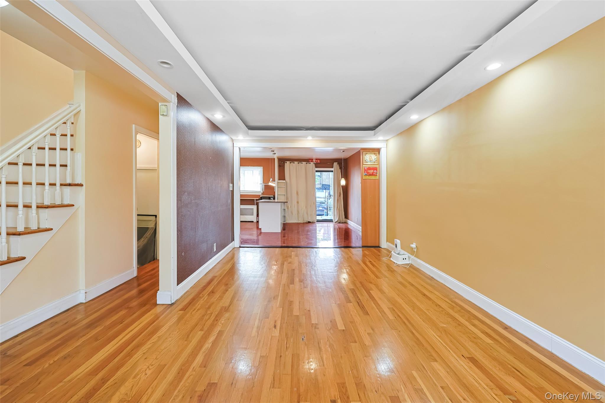 #14 photo, 14456 Melbourne Avenue, Kew Garden Hills , NY 11367