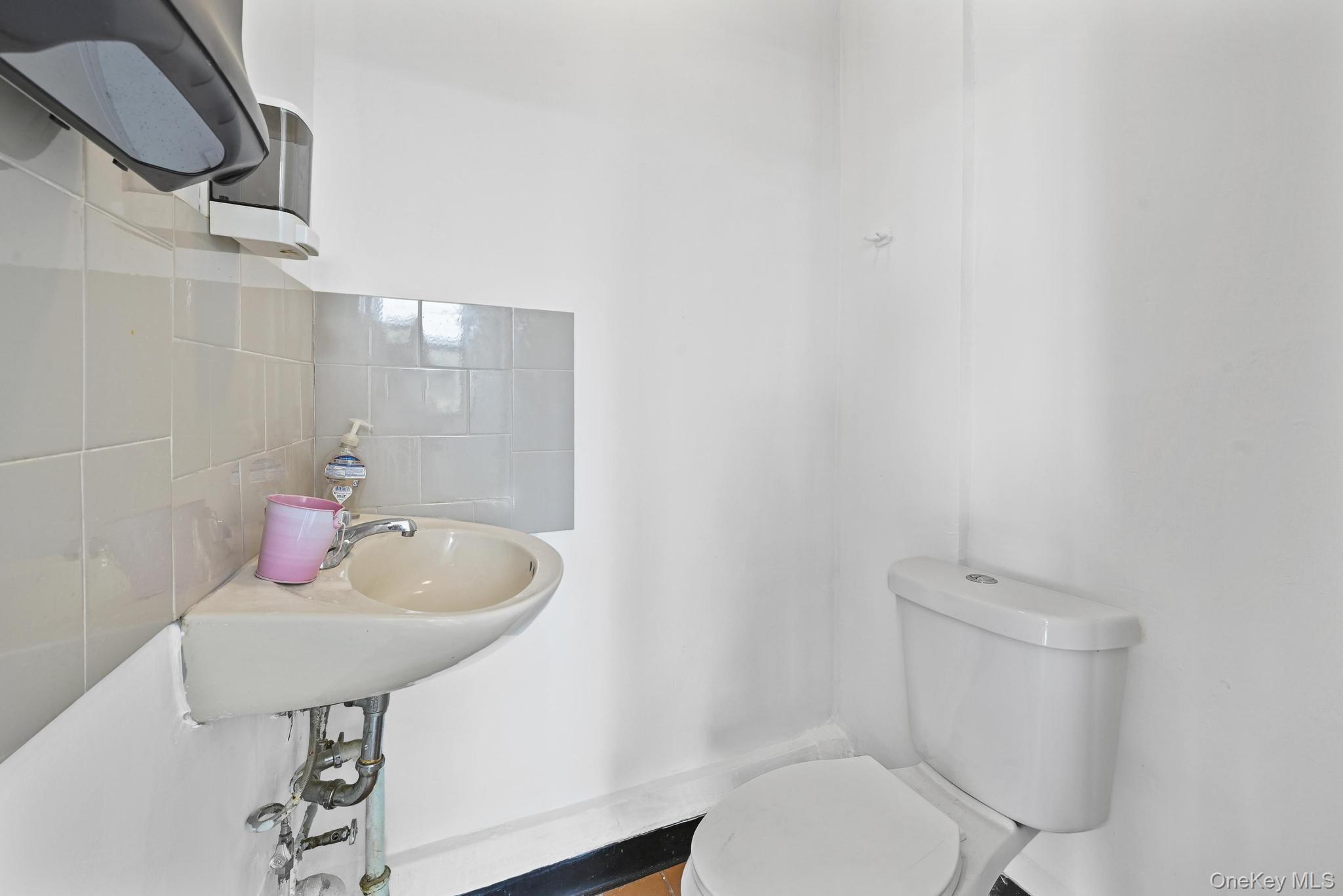 #6 photo, 225-25 Merrick Blvd, Laurelton , NY 11413