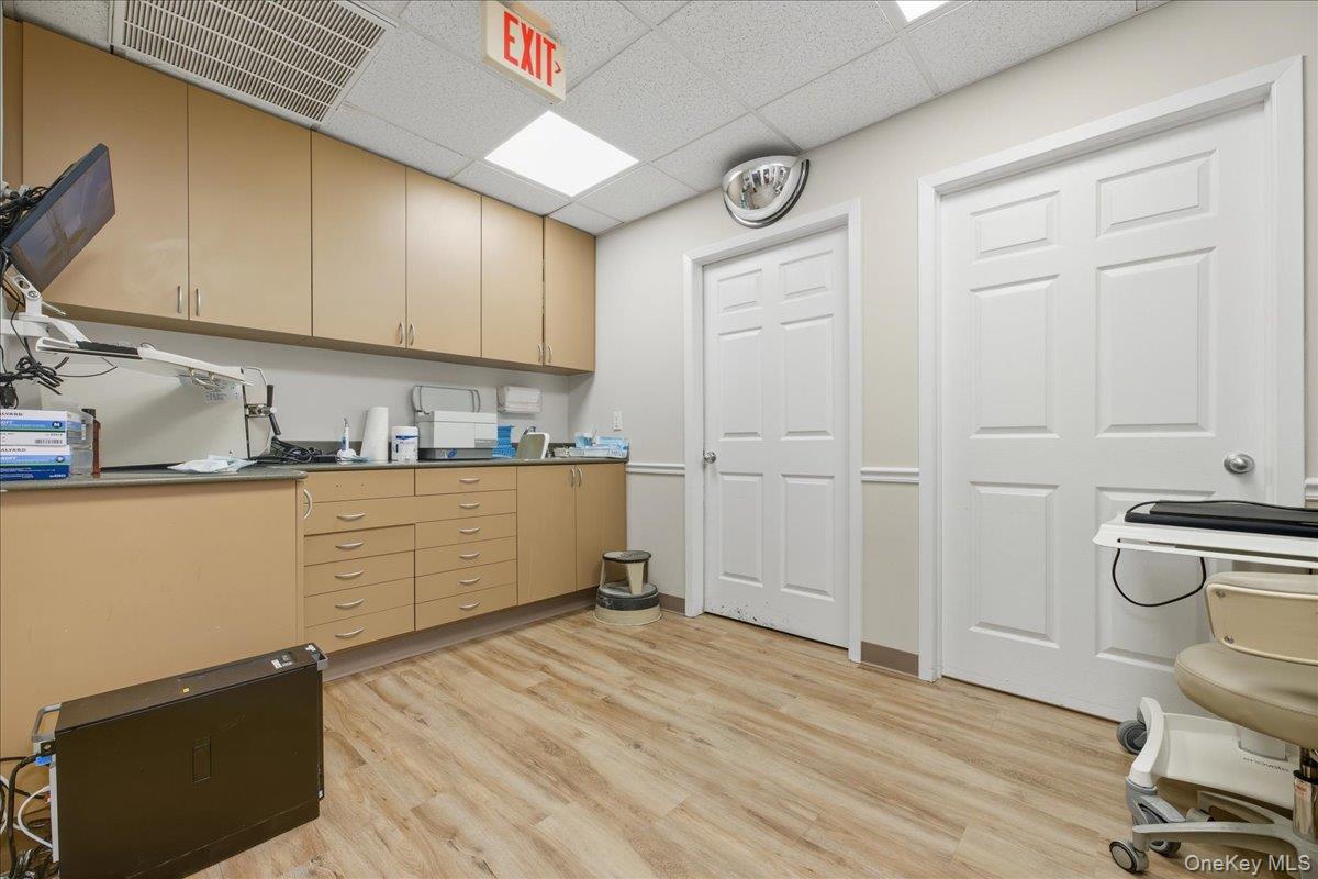 #18 photo, 21 Division Avenue, ナッソー郡 Levittown , NY 11756