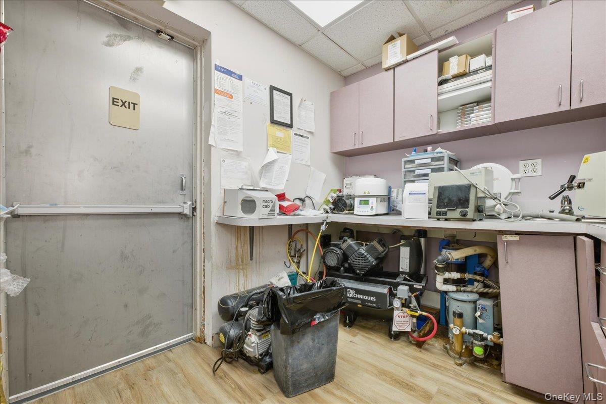 #19 photo, 21 Division Avenue, ナッソー郡 Levittown , NY 11756