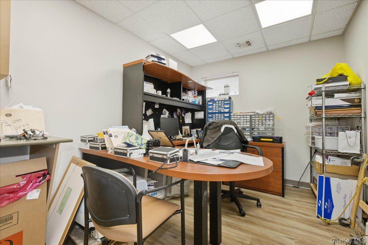 #20 photo, 21 Division Avenue, ナッソー郡 Levittown , NY 11756