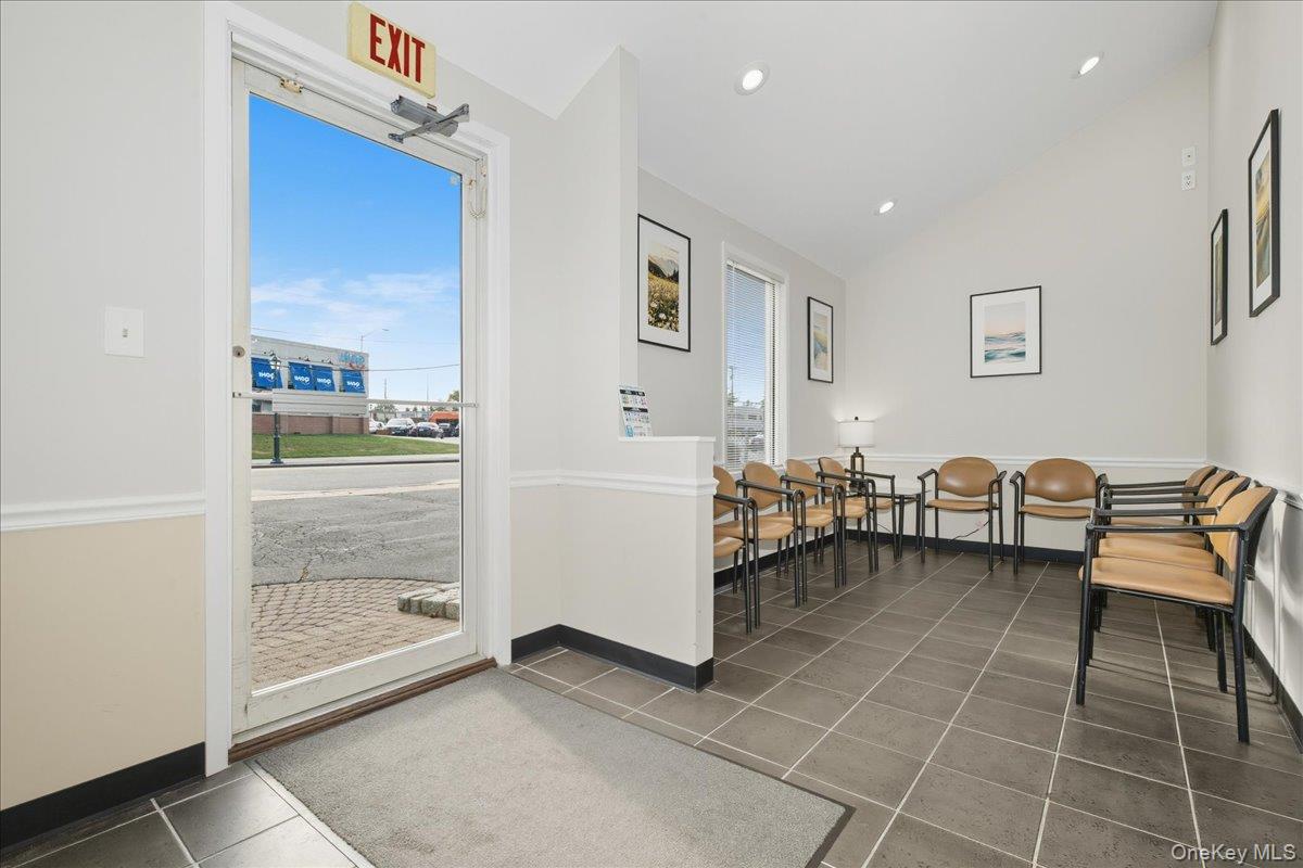 #6 photo, 21 Division Avenue, ナッソー郡 Levittown , NY 11756