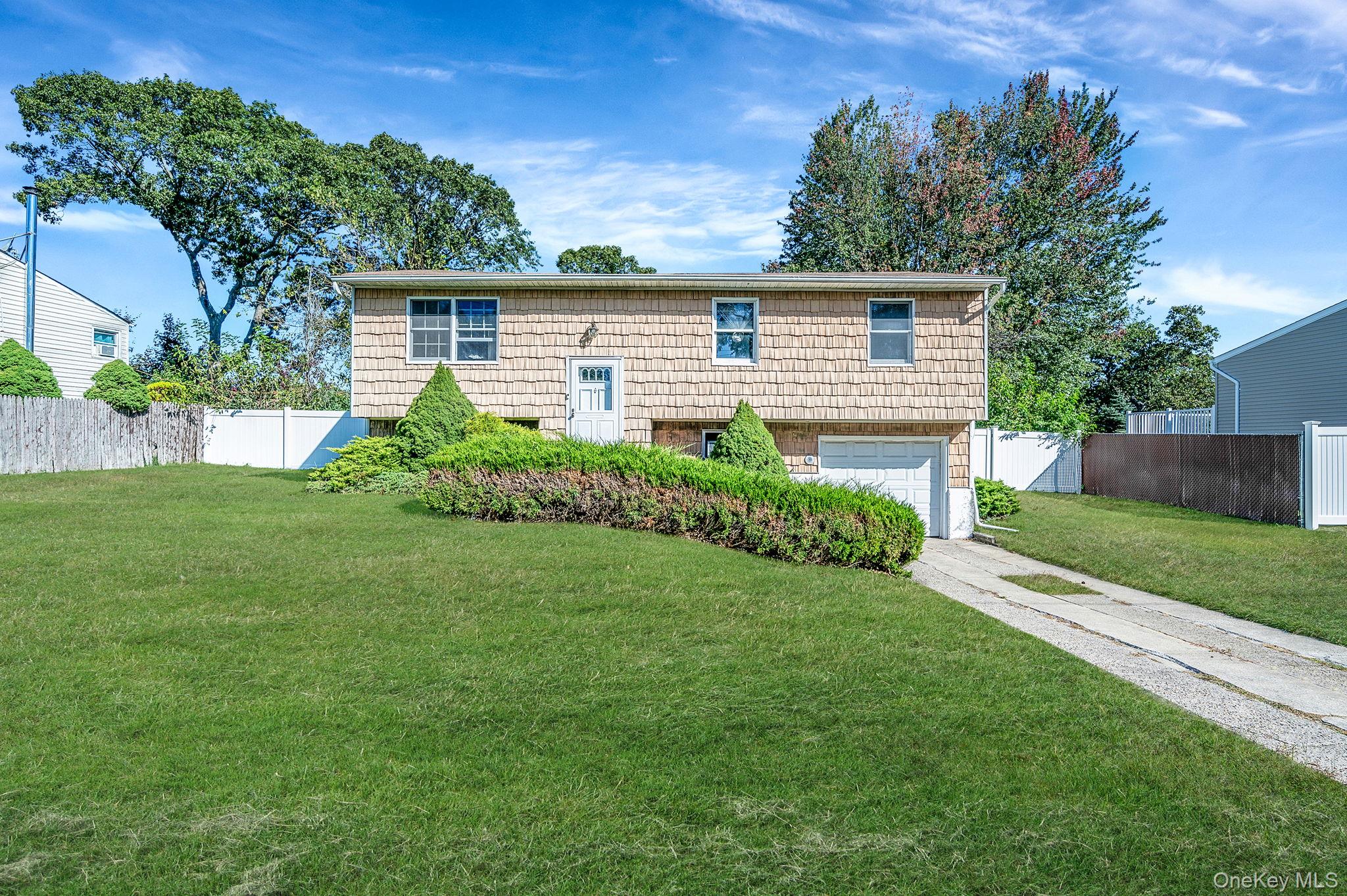 #1 photo, 101 Elmwood Avenue, 東長島 Selden , NY 11784