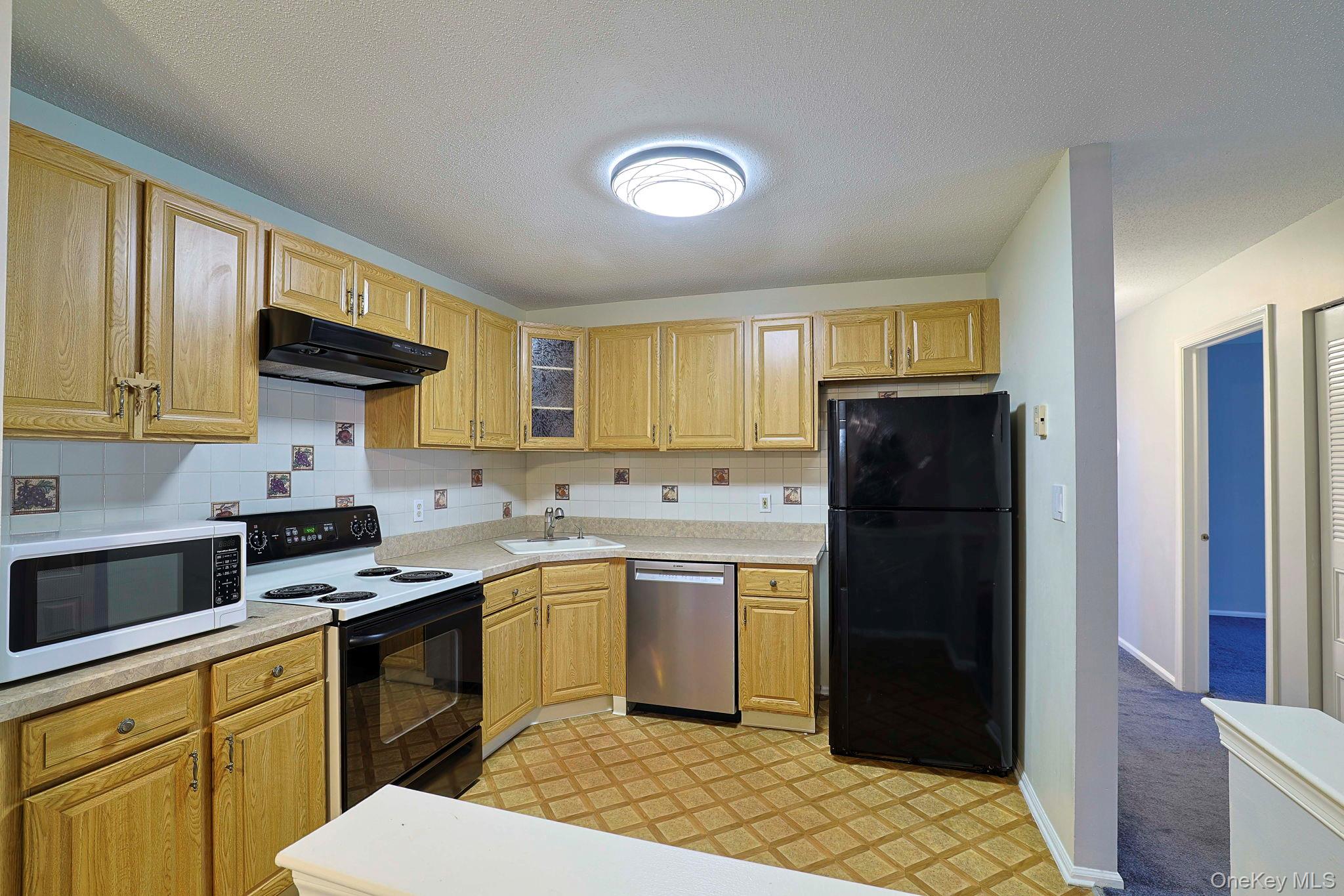 #3 photo, 106 Cartwheel Court, Washingtonville , NY 10992