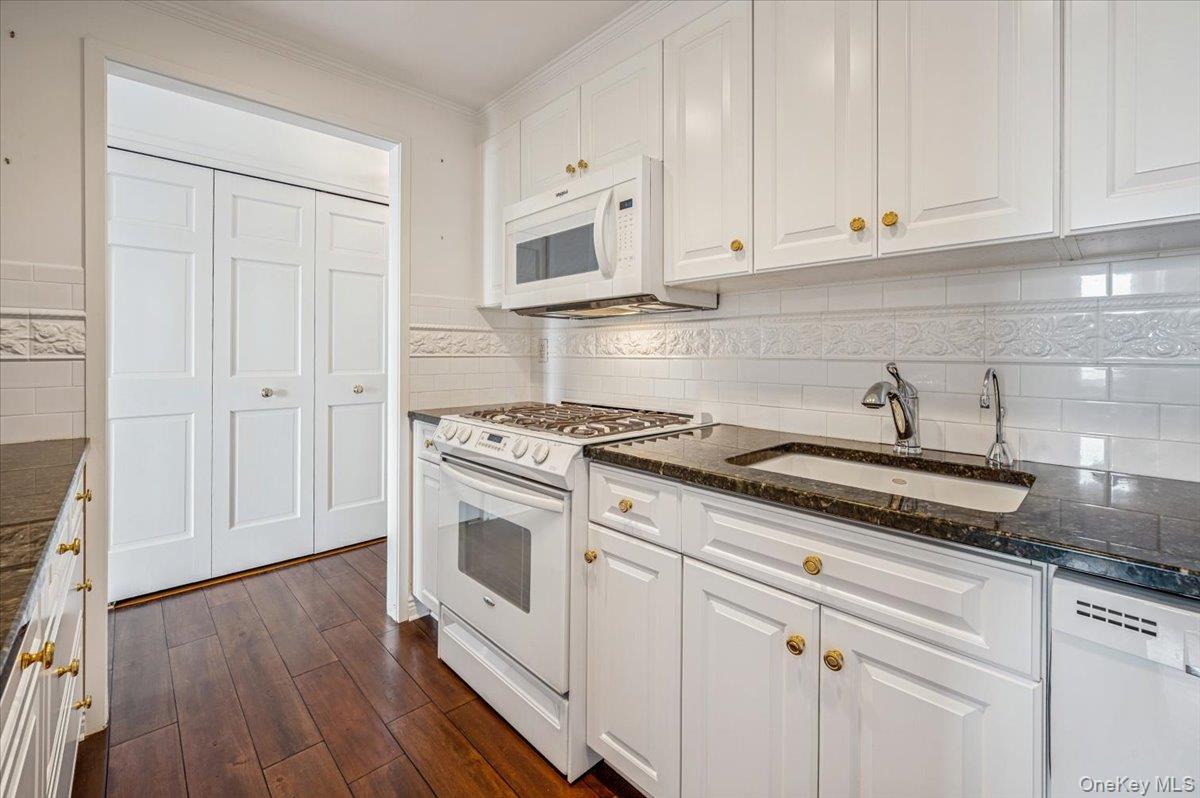 #14 photo, 1270 North Avenue, New Rochelle , NY 10804