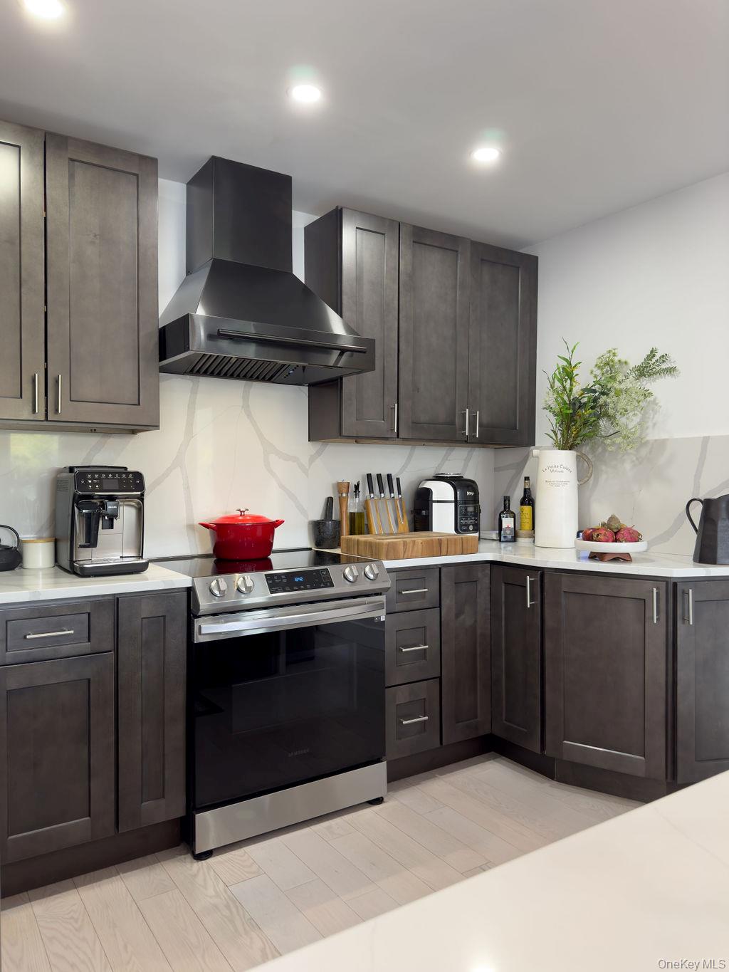 #12 photo, 39 Edison Avenue, Hastings-on-Hudson , NY 10706