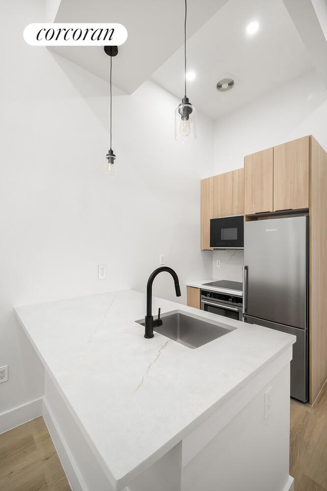 #3 photo, Brooklyn, East Williamsburg , NY 11206