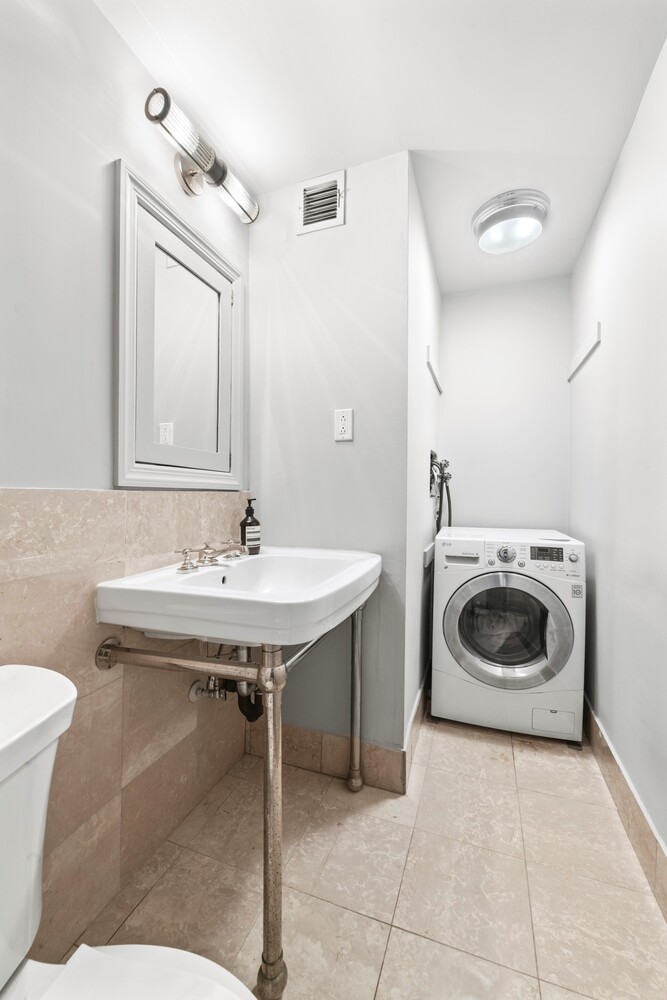 #8 photo, 44 E 12TH Street, マンハッタン Greenwich Village , NY 10003