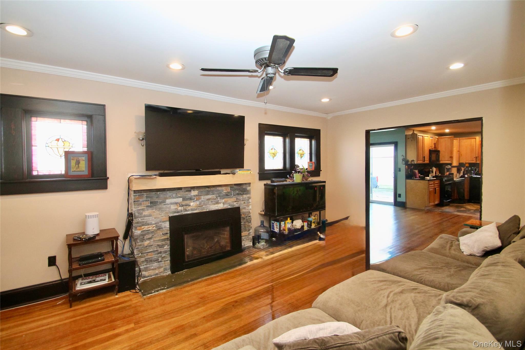 #4 photo, 610 Emerson Avenue, नासाउ काउंटी Baldwin , NY 11510