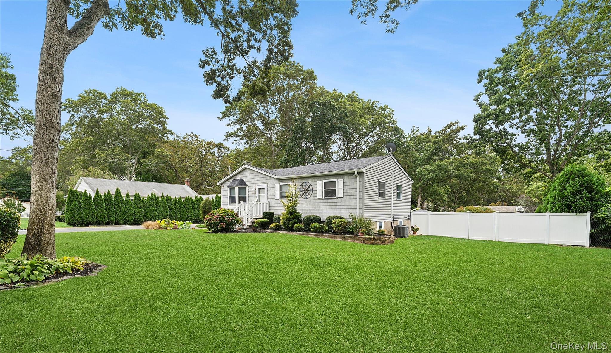 #2 photo, 53 Timber Drive, サフォーク郡 Calverton , NY 11933