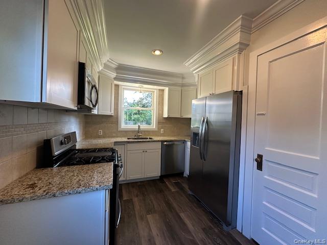 #7 photo, 12 Grafton Street, Greenlawn , NY 11740