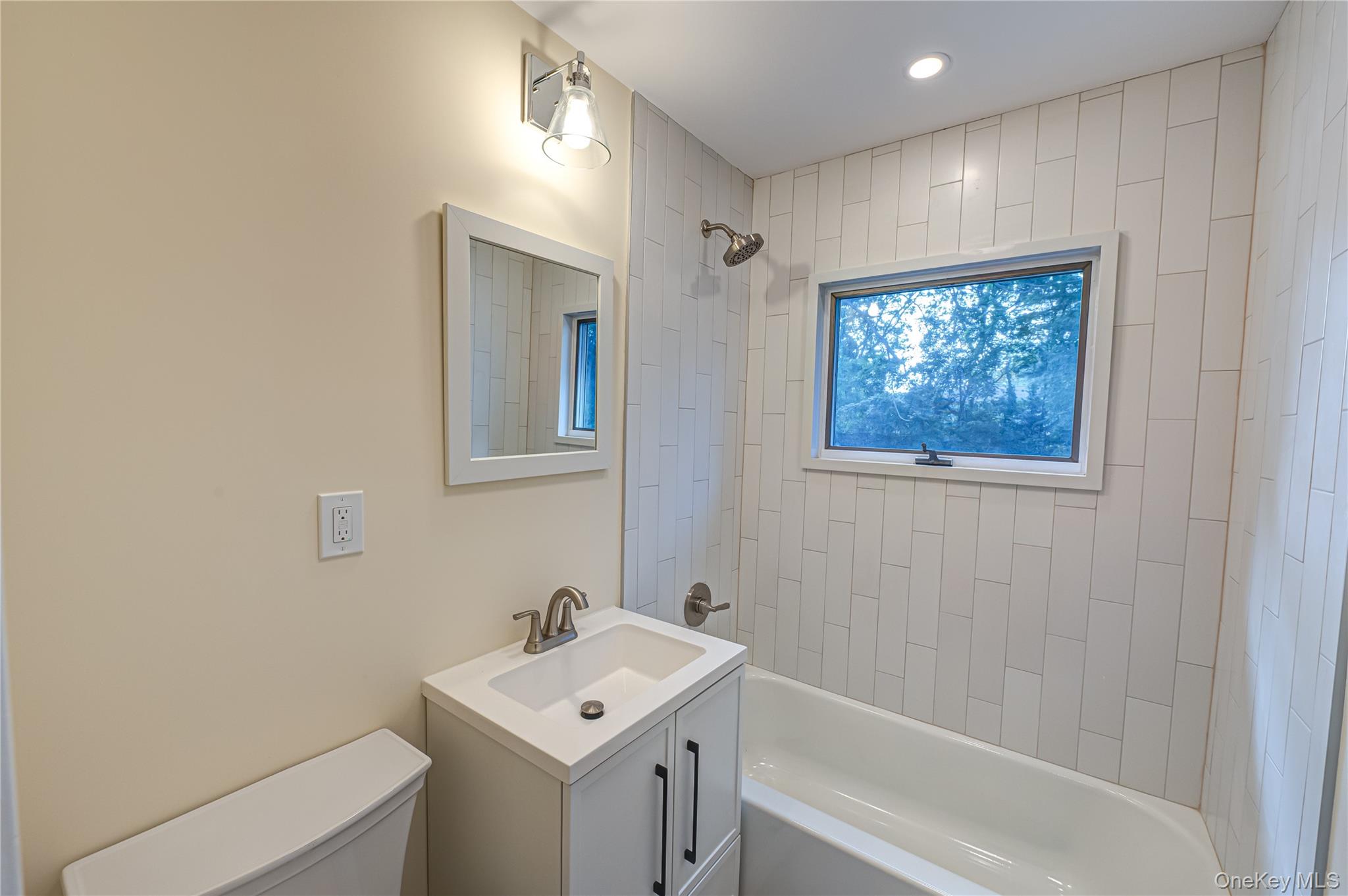 #11 photo, 40 Center Street, Ronkonkoma , NY 11779