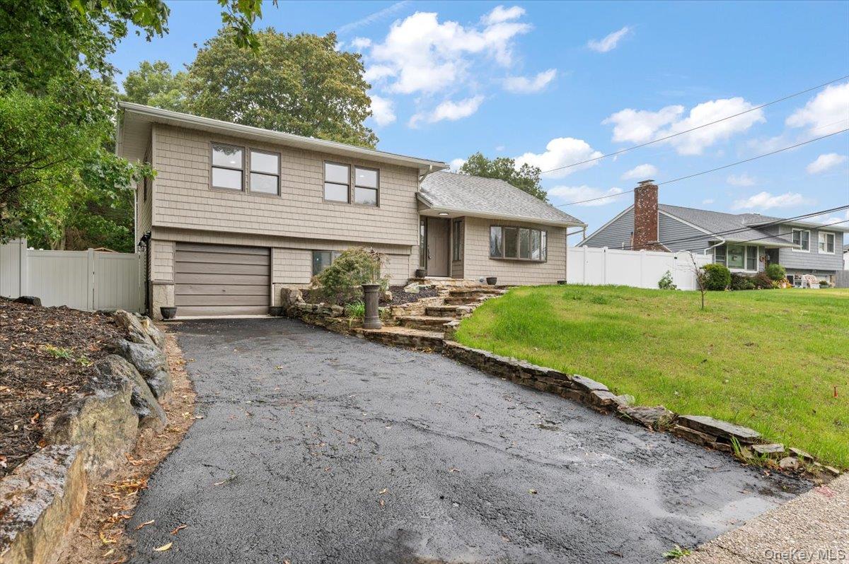 #1 photo, 6 Nowick Lane, Smithtown , NY 11787