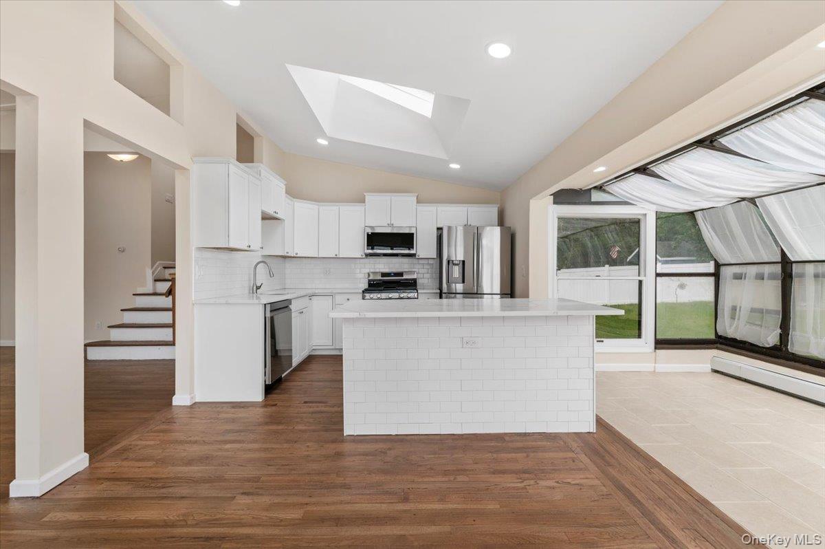 #10 photo, 6 Nowick Lane, Smithtown , NY 11787