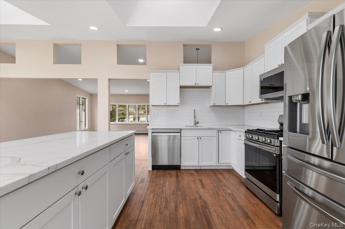 #13 photo, 6 Nowick Lane, Smithtown , NY 11787