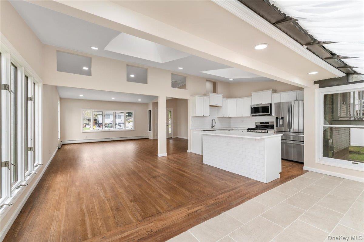 #14 photo, 6 Nowick Lane, Smithtown , NY 11787