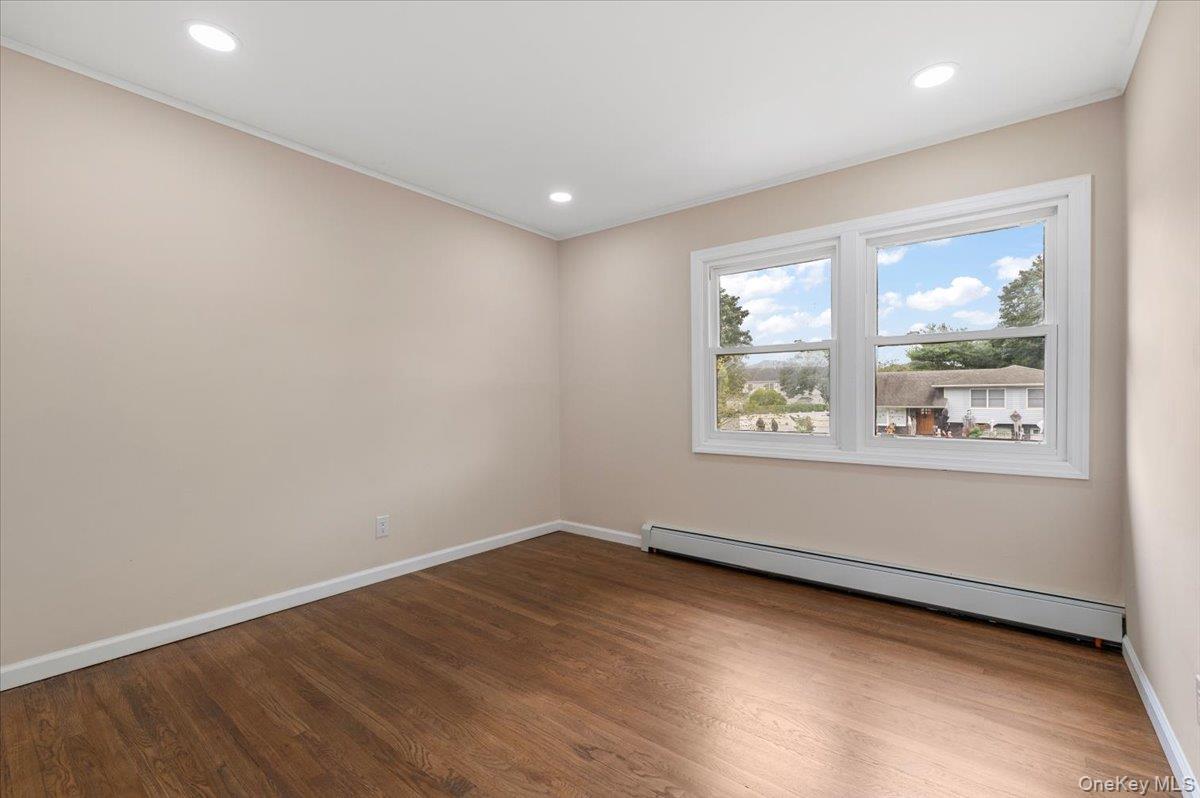 #16 photo, 6 Nowick Lane, Smithtown , NY 11787