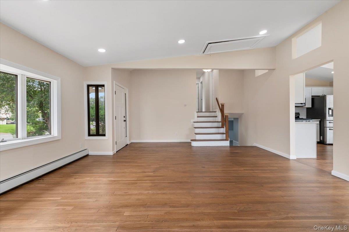 #6 photo, 6 Nowick Lane, Smithtown , NY 11787