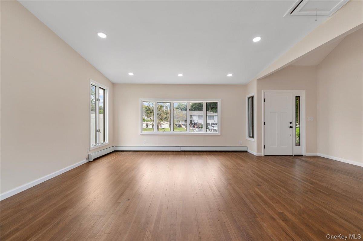 #7 photo, 6 Nowick Lane, Smithtown , NY 11787