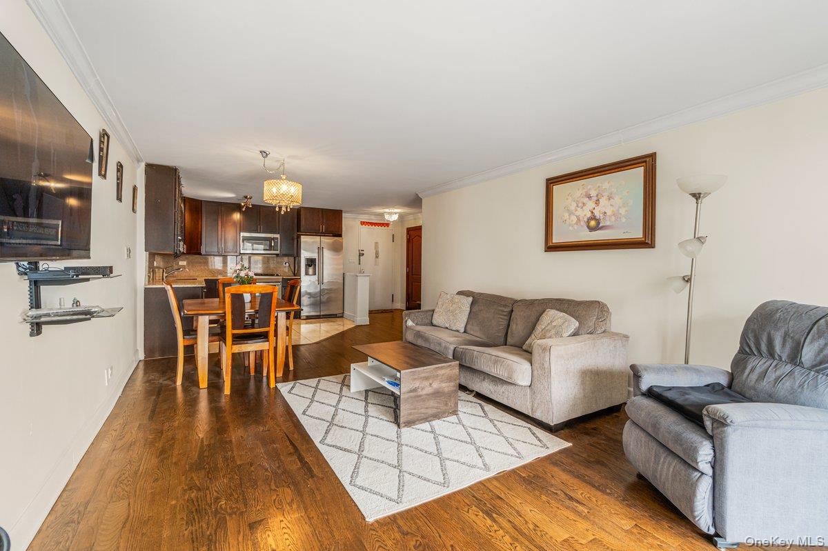 #10 photo, 18-05 215 Street, クイーンズ区 Bayside , NY 11360