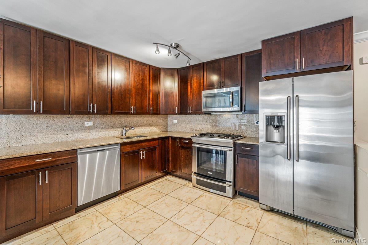 #12 photo, 18-05 215 Street, クイーンズ区 Bayside , NY 11360