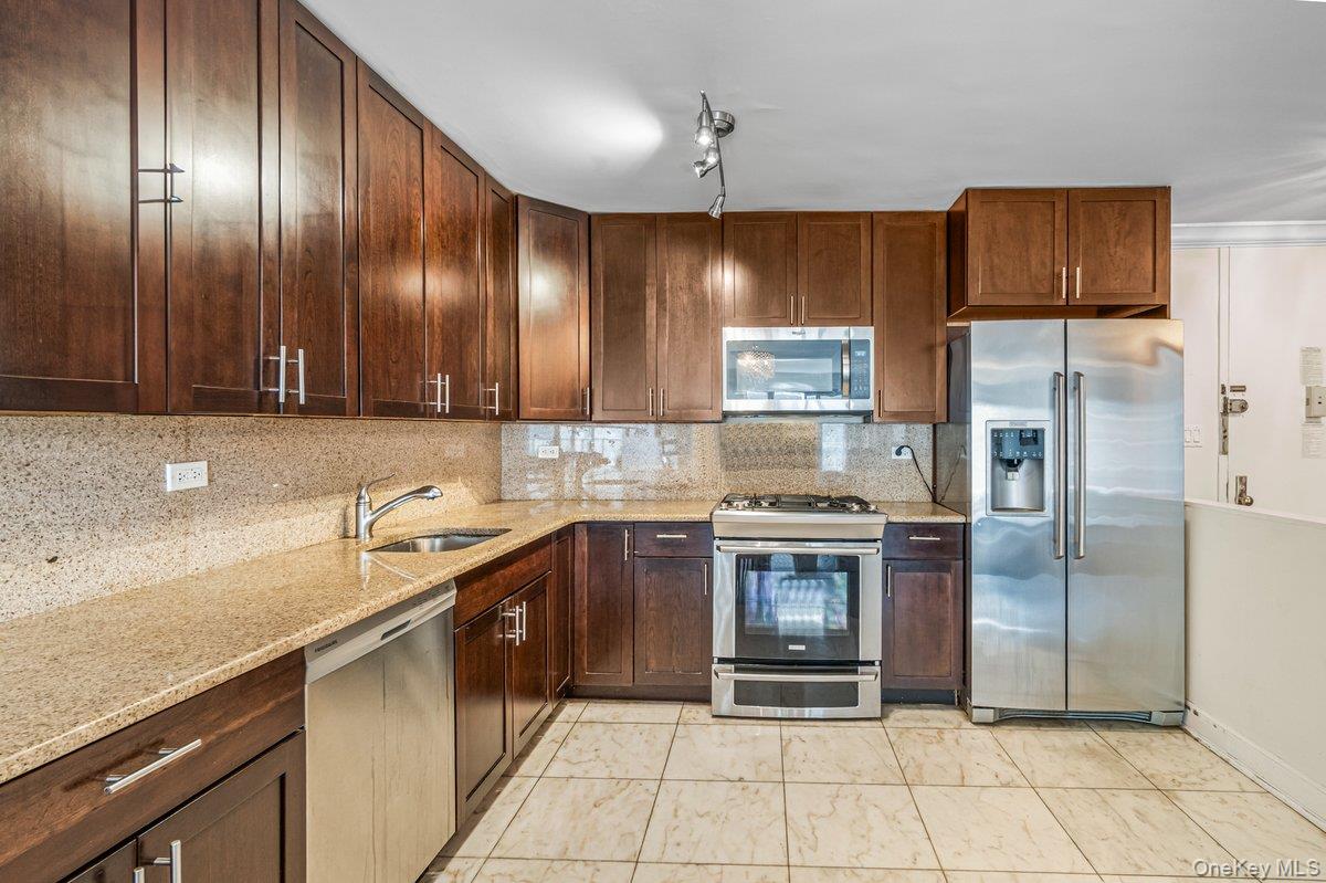 #18 photo, 18-05 215 Street, クイーンズ区 Bayside , NY 11360